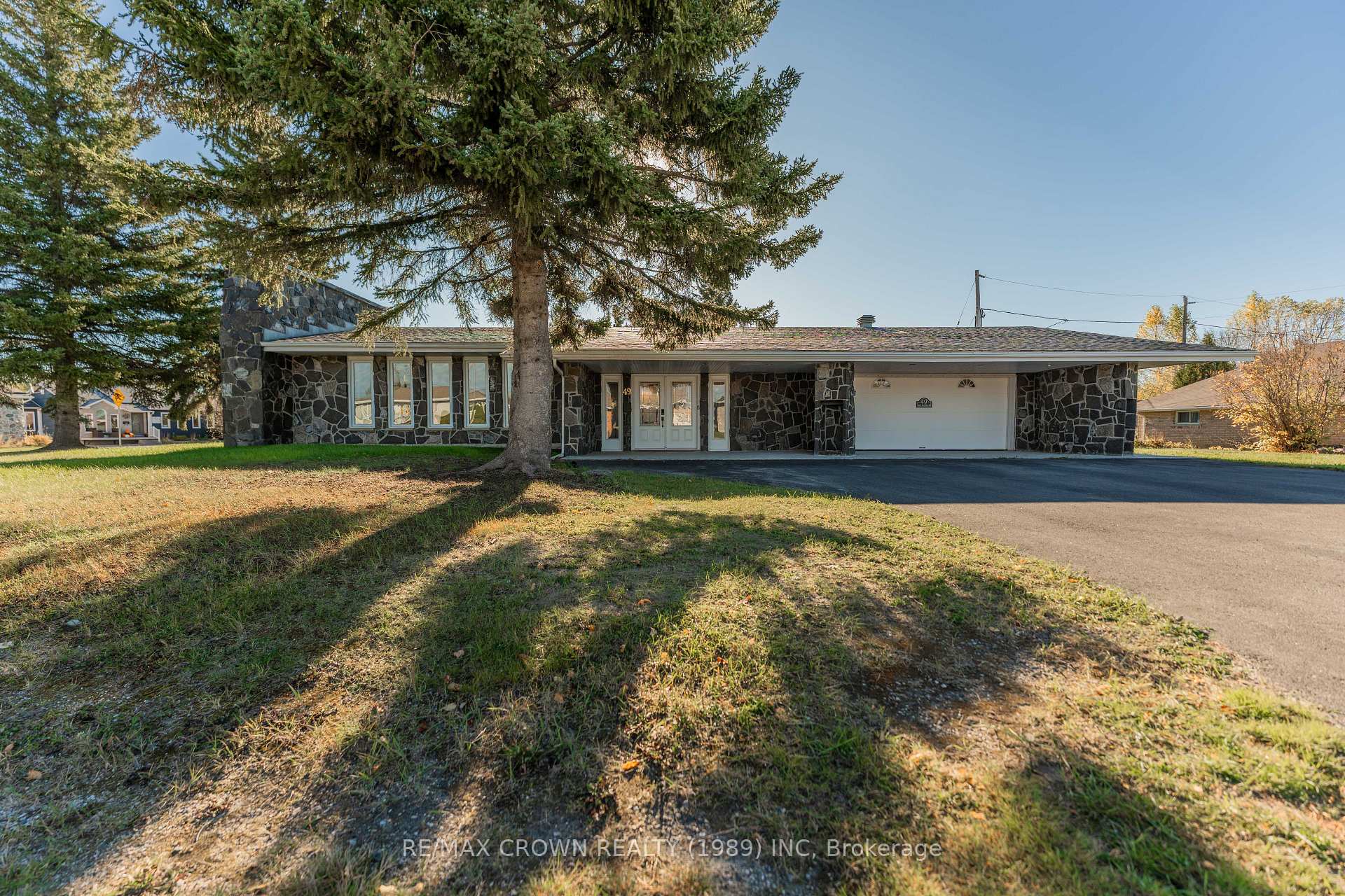 Photo 1 of 49 Hazel Street, Kapuskasing — HOMEH