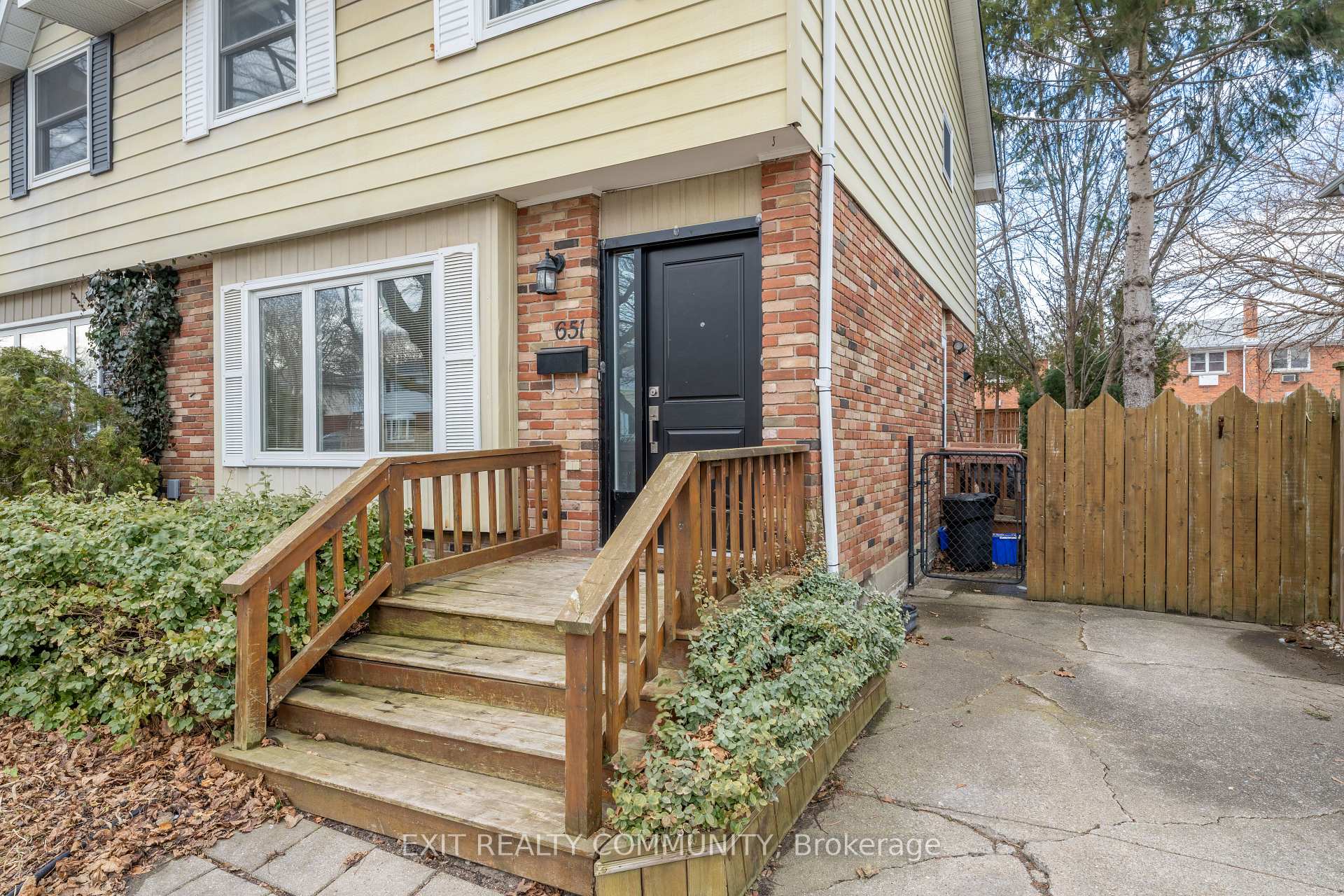 Photo 2 of 651 Roger Street, Sarnia — HOMEH