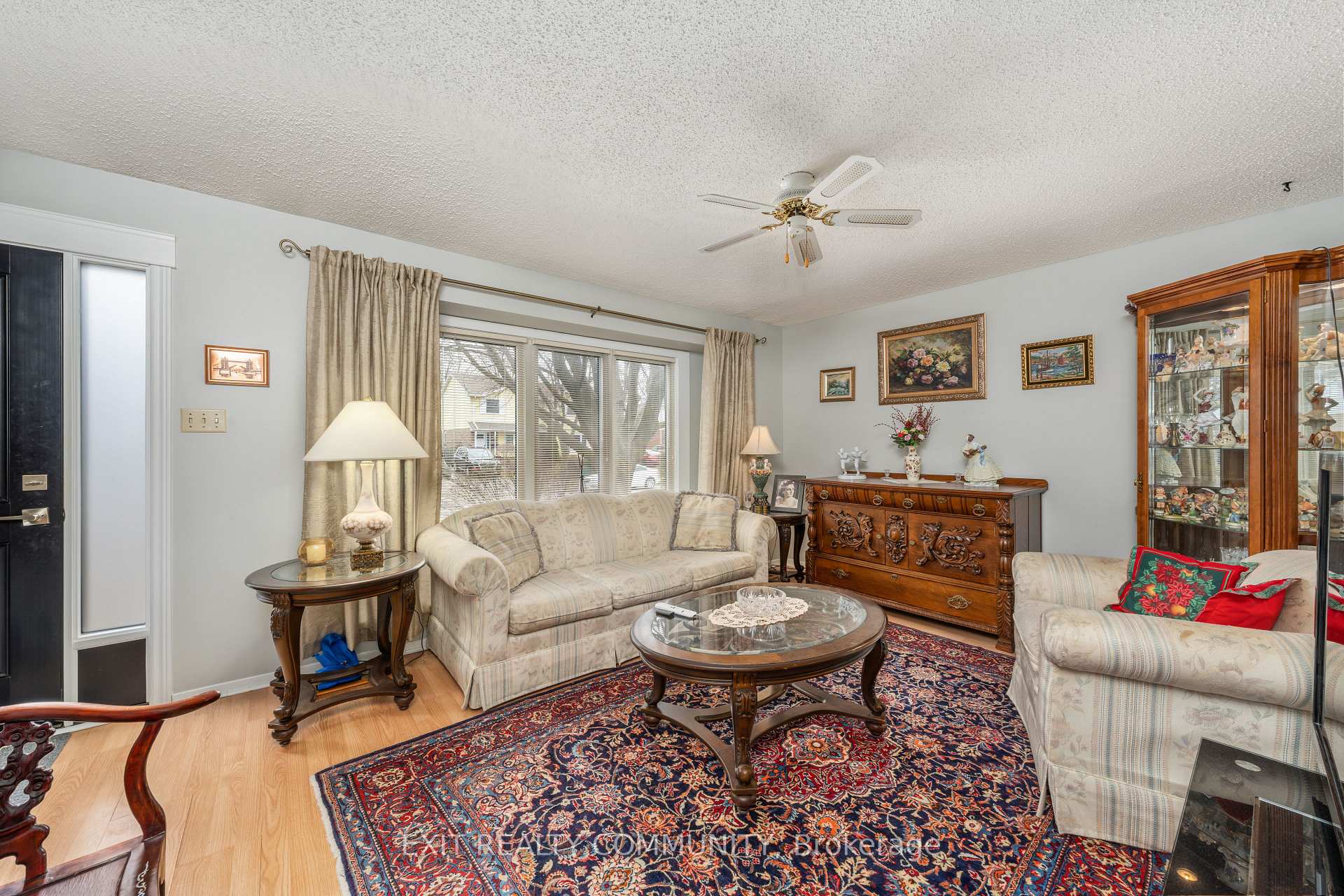 Photo 3 of 651 Roger Street, Sarnia — HOMEH