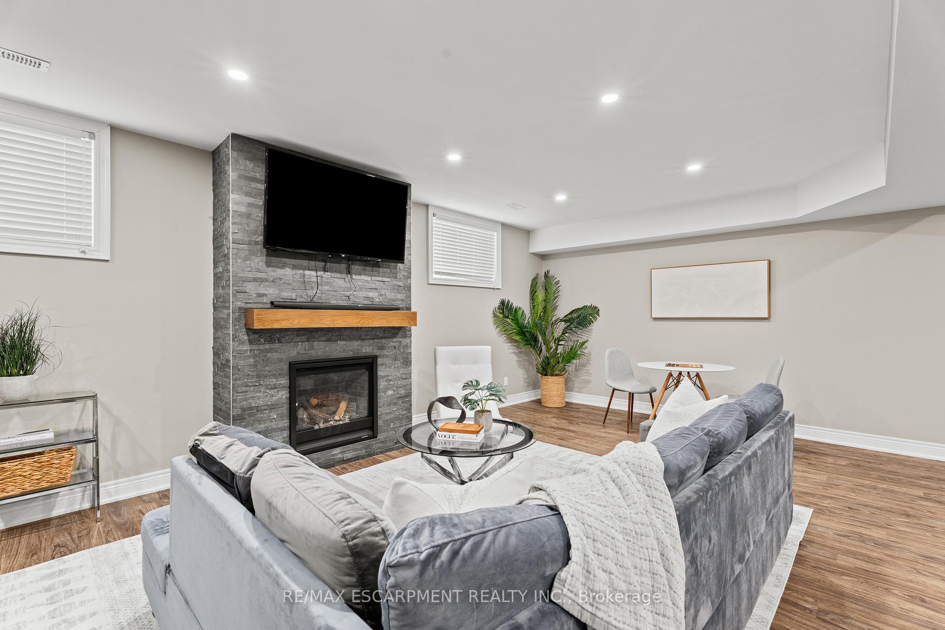 Photo 13 of 212 Viger Drive, Welland, Lincoln/Crowland — HOMEH