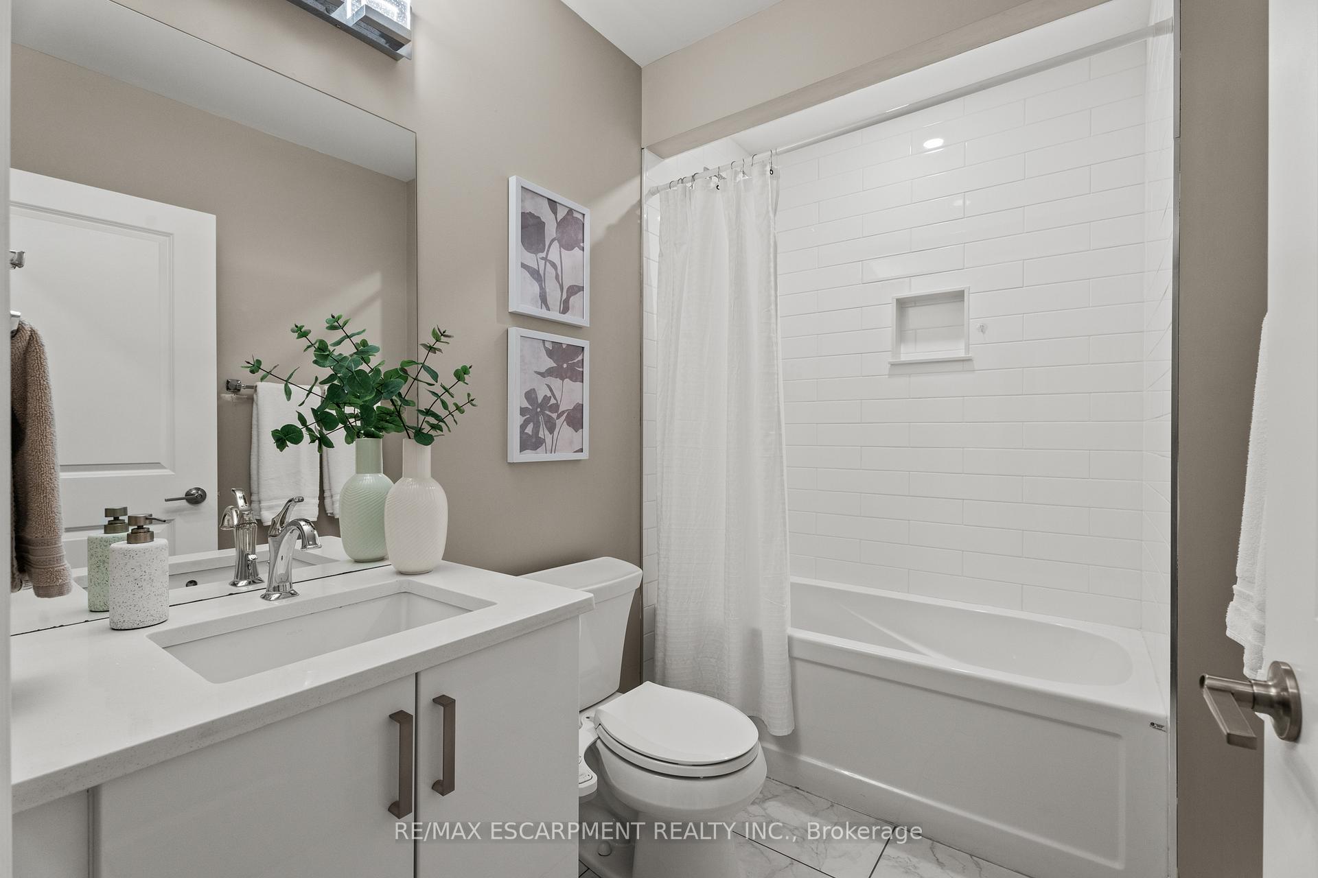 Photo 18 of 212 Viger Drive, Welland, Lincoln/Crowland — HOMEH