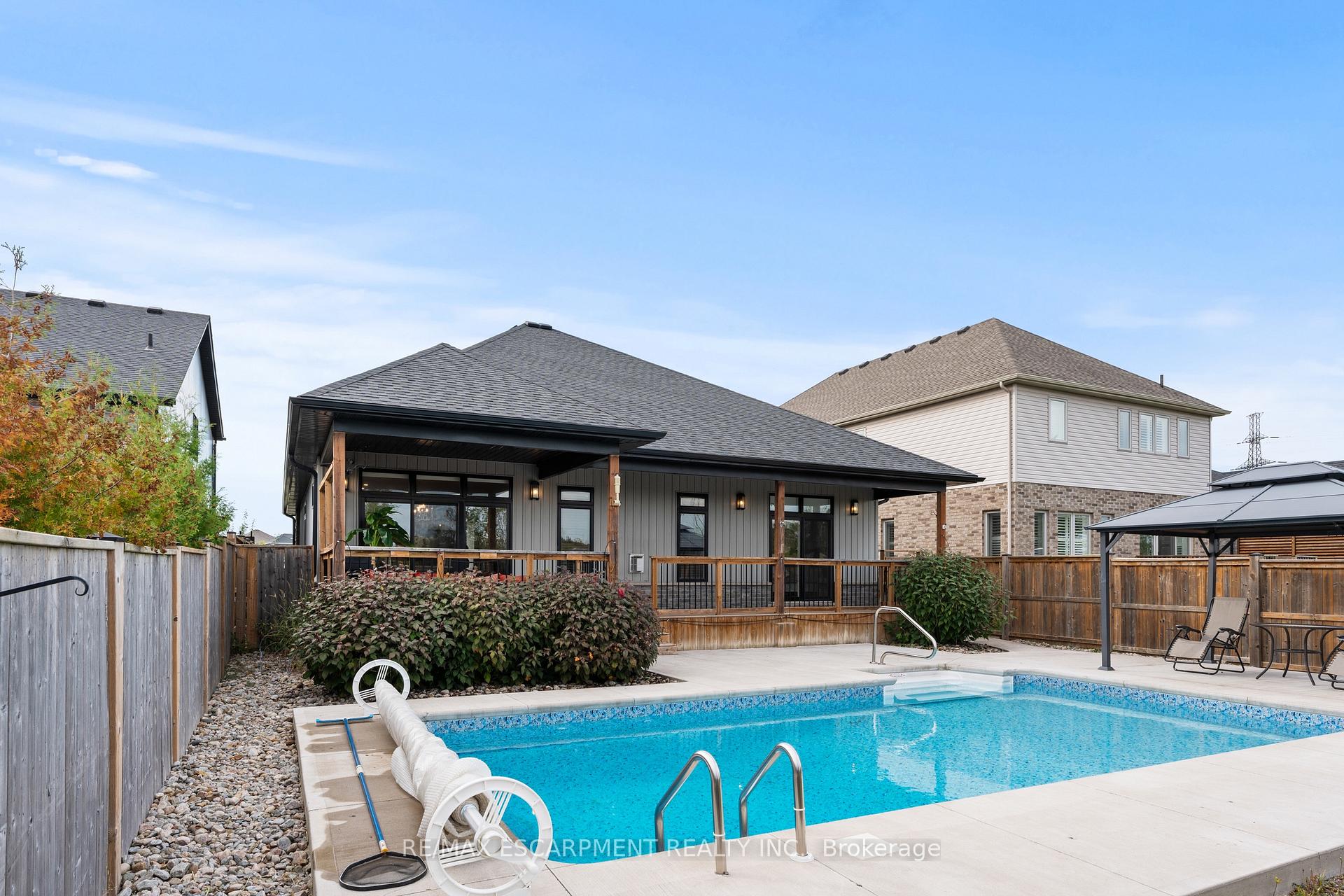 Photo 5 of 212 Viger Drive, Welland, Lincoln/Crowland — HOMEH
