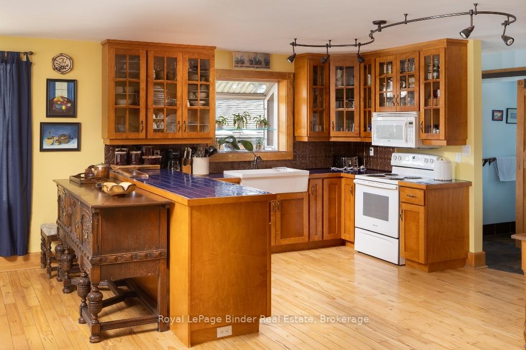 Photo 8 of 453 Elmstead Road, Lakeshore — HOMEH