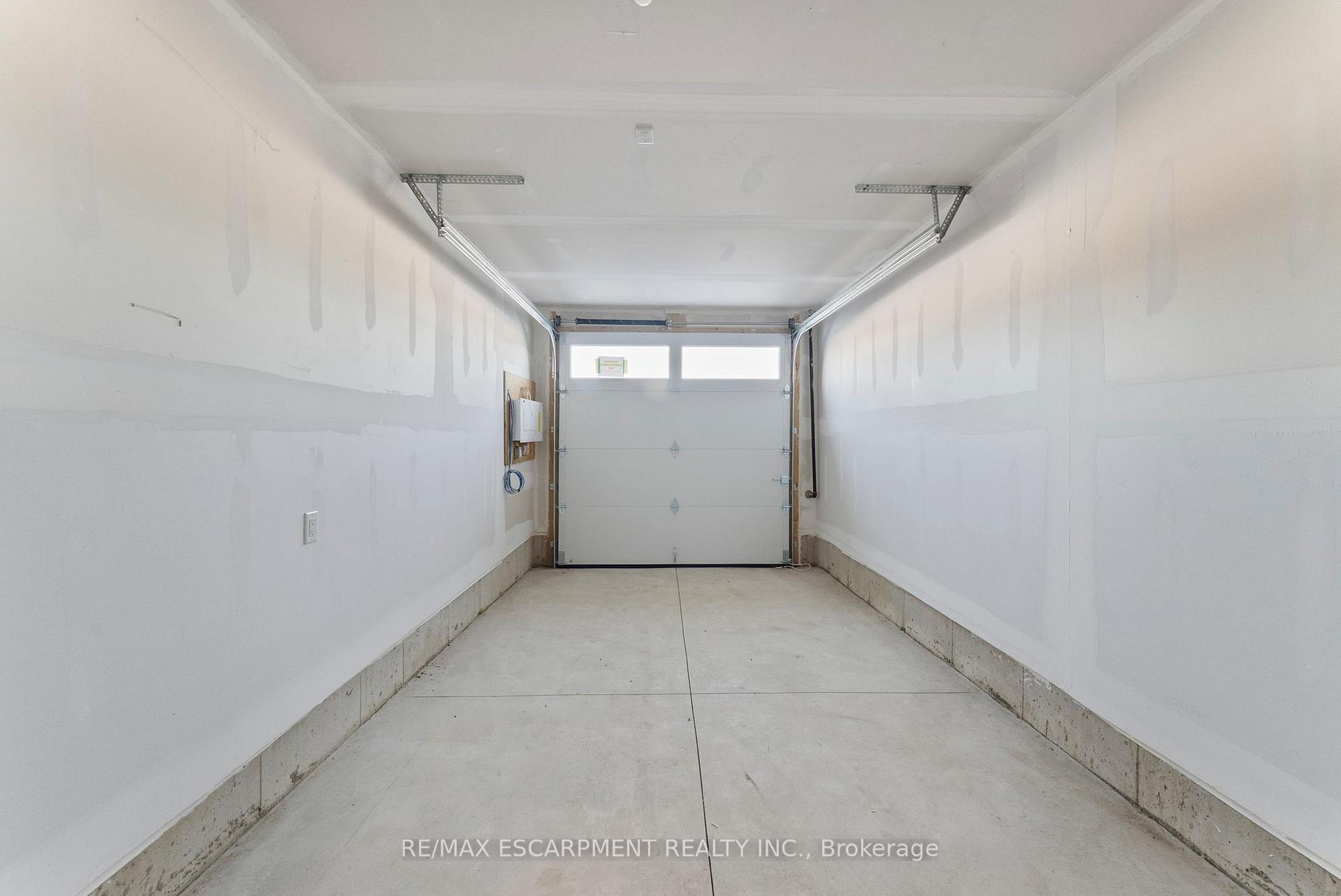 Photo 34 of 14 Clear Valley Lane, Hamilton, Mount Hope — HOMEH