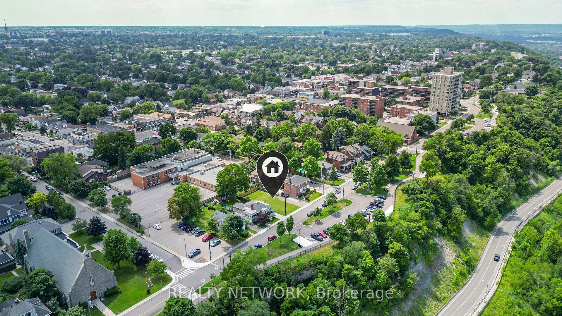 Photo 6 of 238 Mountain Park Avenue, Hamilton, Eastmount — HOMEH
