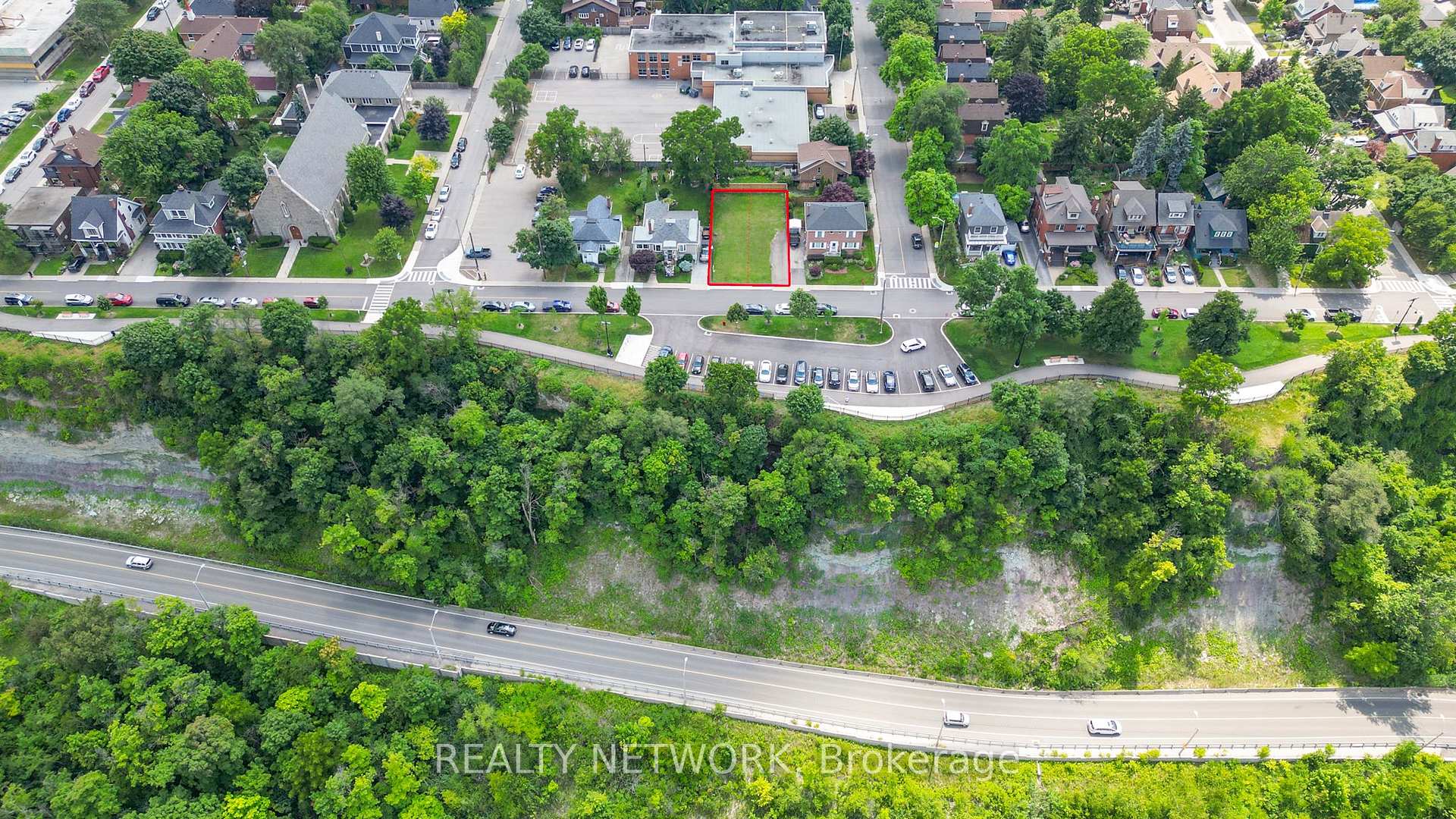 Photo 11 of 238 Mountain Park Avenue, Hamilton, Eastmount — HOMEH