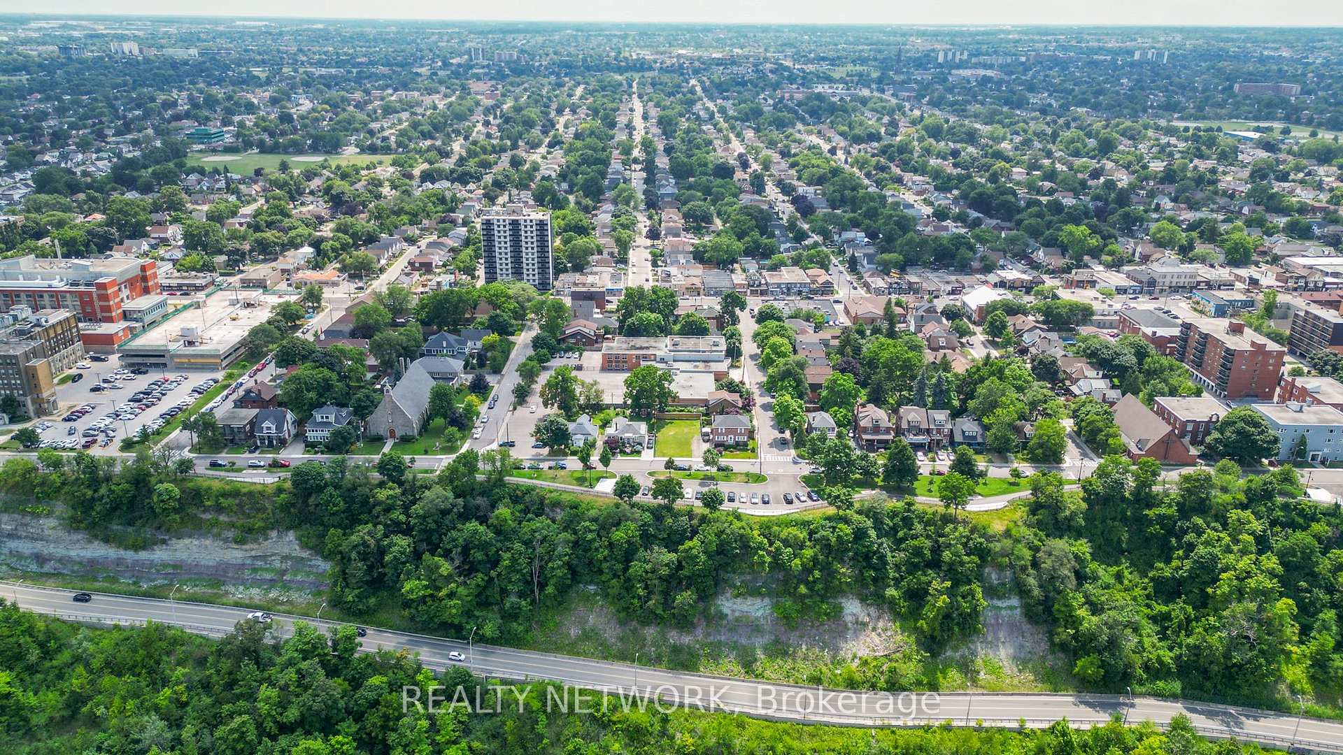 Photo 13 of 238 Mountain Park Avenue, Hamilton, Eastmount — HOMEH