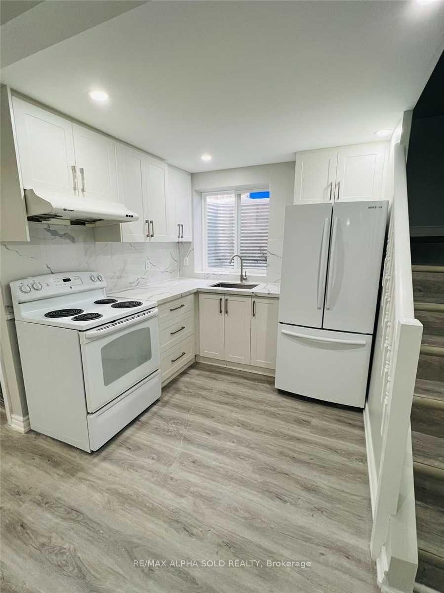 Photo 5 of 98 Karma Road, Markham, Markville — HOMEH