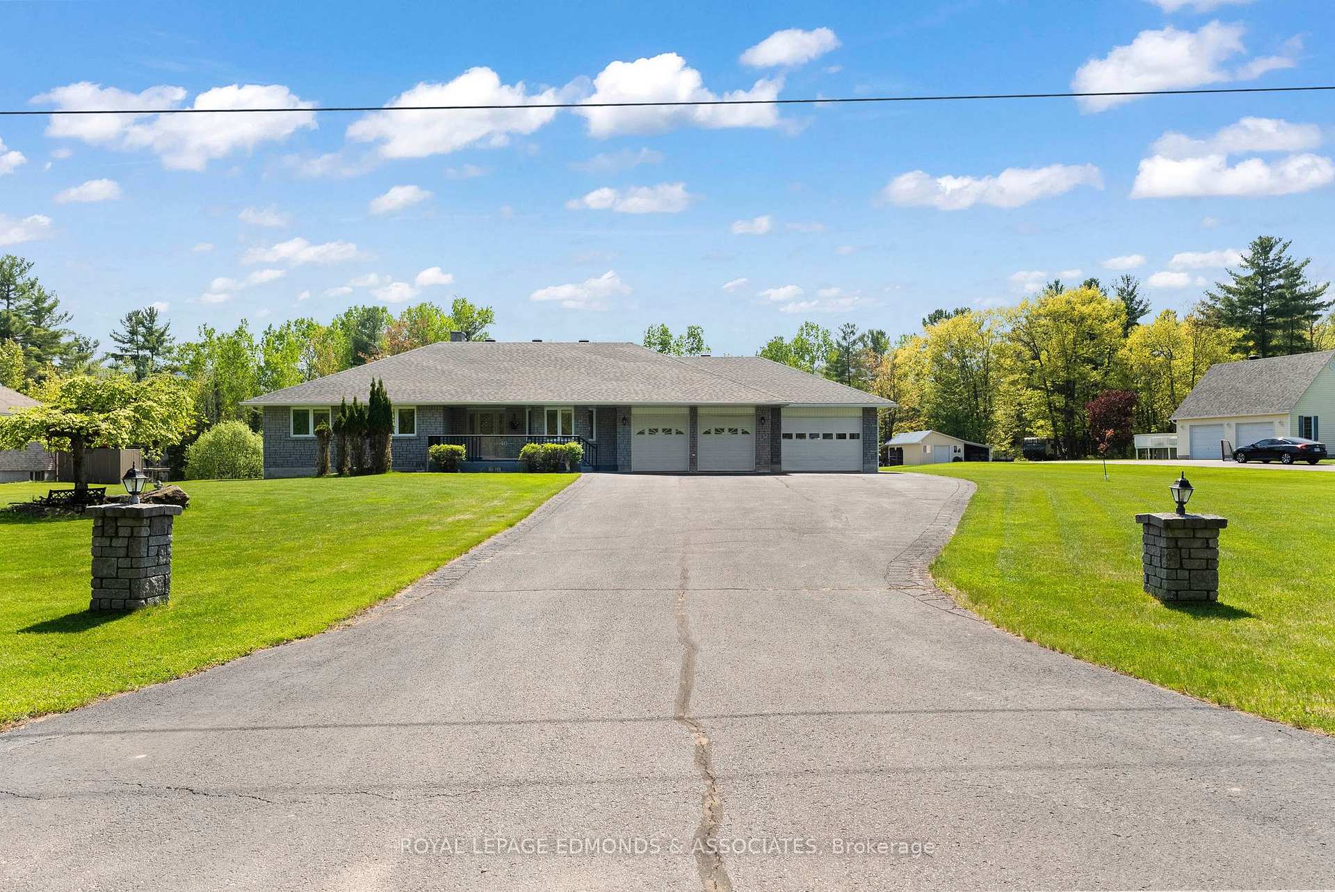 Front of 40 Blue Danube Way