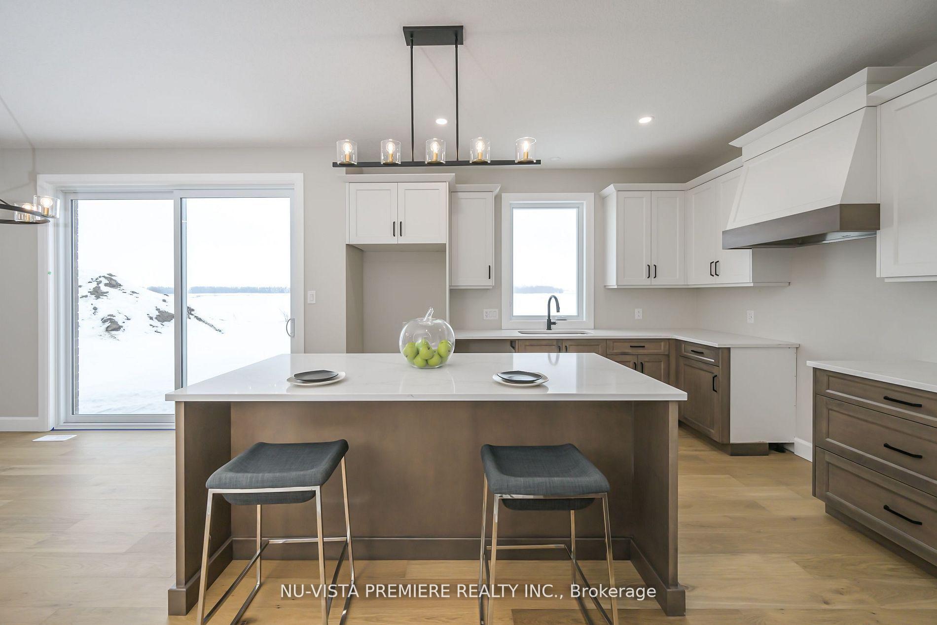Photo 9 of 162 Watts Drive, Lucan Biddulph, Lucan — HOMEH