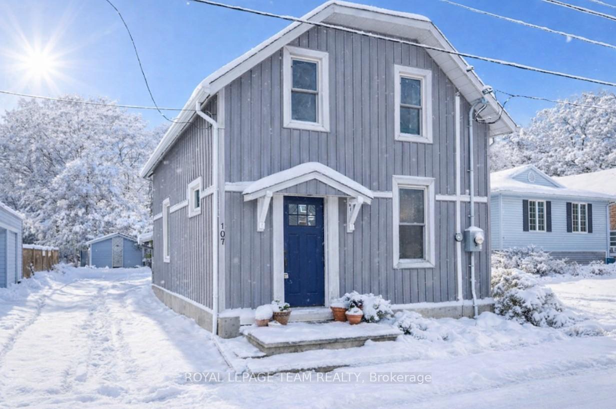 Front of 107 Queen Street N