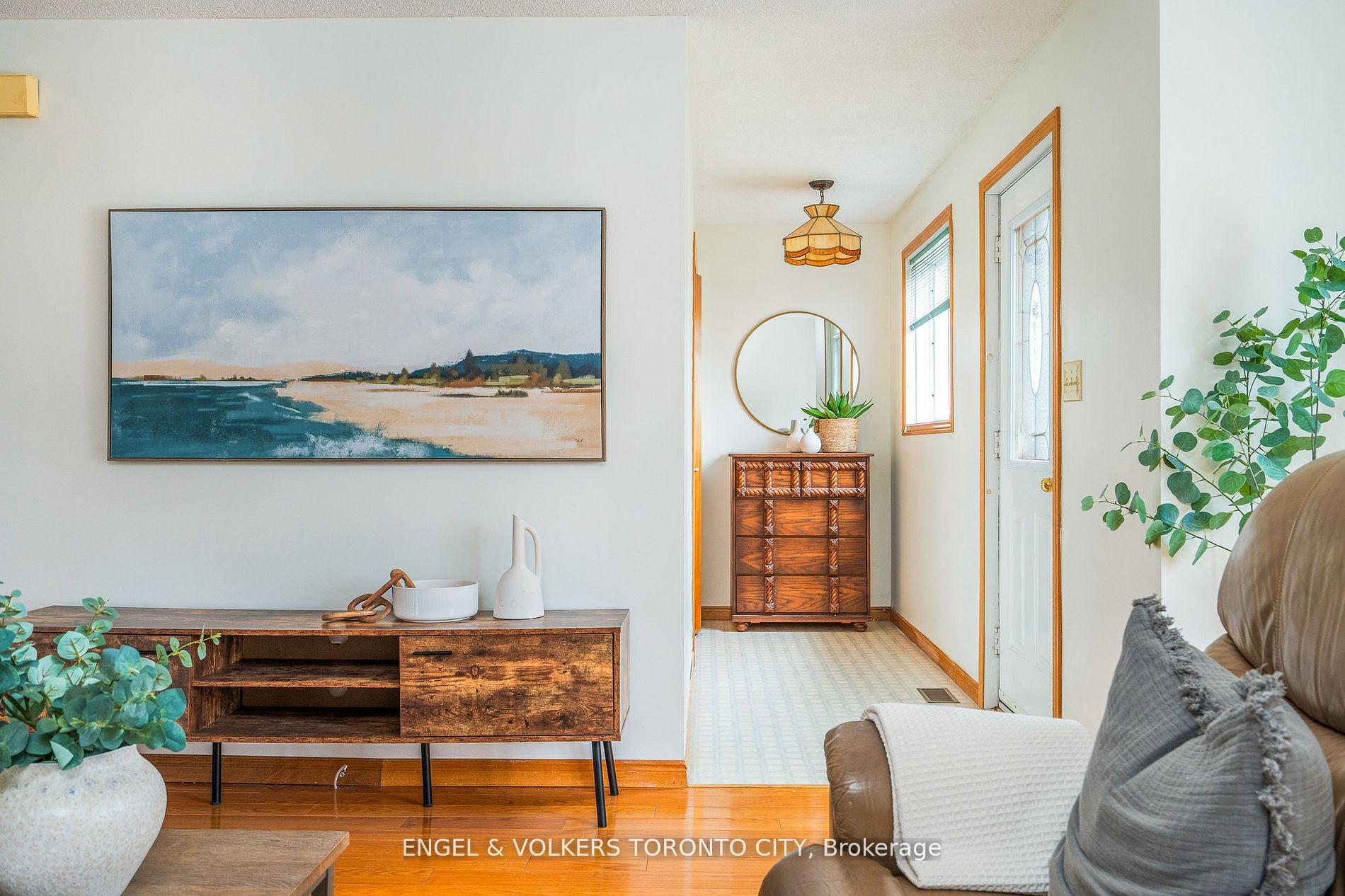 Photo 7 of 381 Zoo Park Road, Wasaga Beach — HOMEH