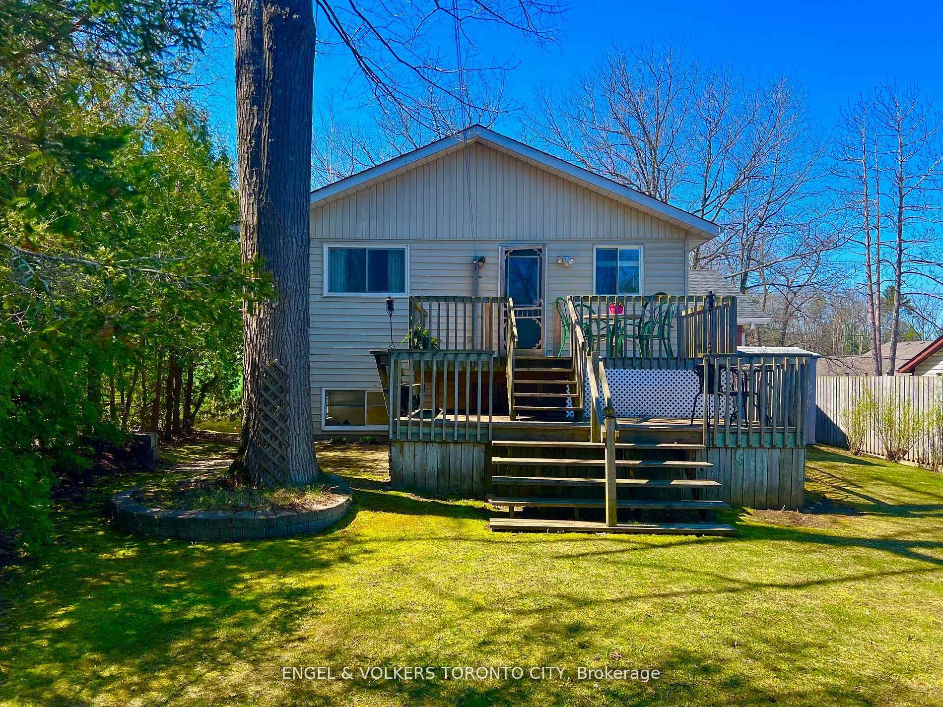 Photo 12 of 381 Zoo Park Road, Wasaga Beach — HOMEH