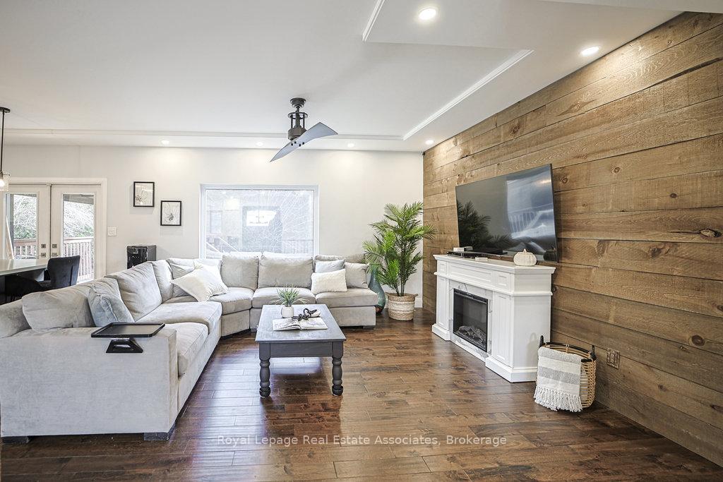 Photo 2 of 12 Valley Ridge Lane, Hamilton, Rural Flamborough — HOMEH