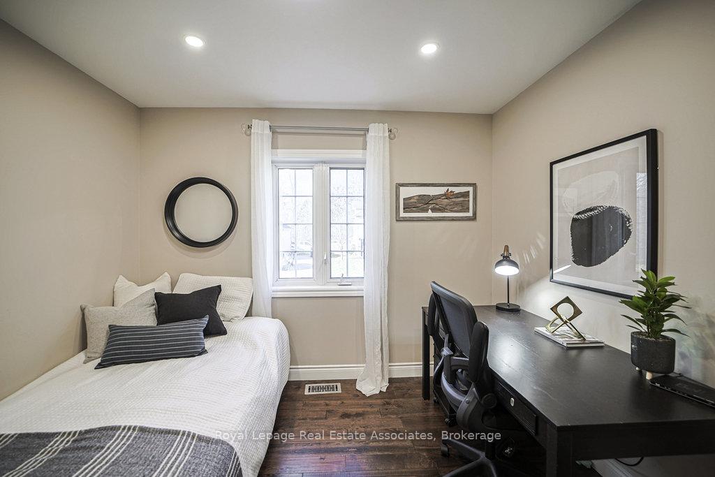 Photo 8 of 12 Valley Ridge Lane, Hamilton, Rural Flamborough — HOMEH