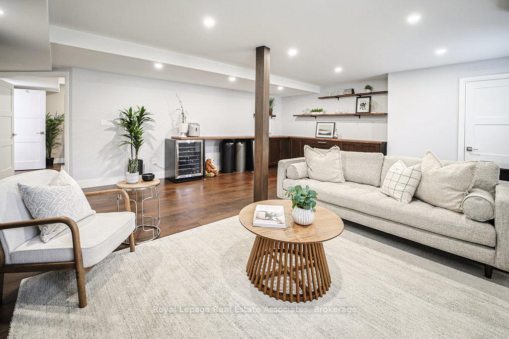 Photo 13 of 12 Valley Ridge Lane, Hamilton, Rural Flamborough — HOMEH