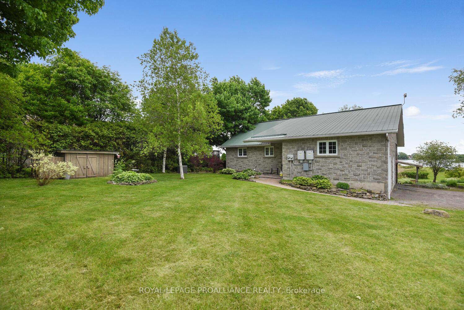 Front of 2111 County Road 2 E