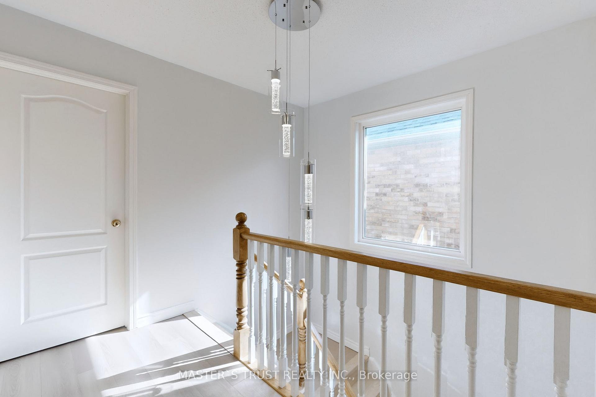 Photo 2 of 12 Castlemore Avenue, Markham, Berczy — HOMEH