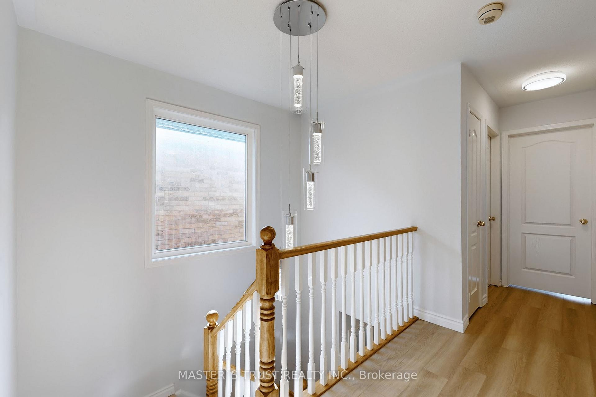 Photo 8 of 12 Castlemore Avenue, Markham, Berczy — HOMEH