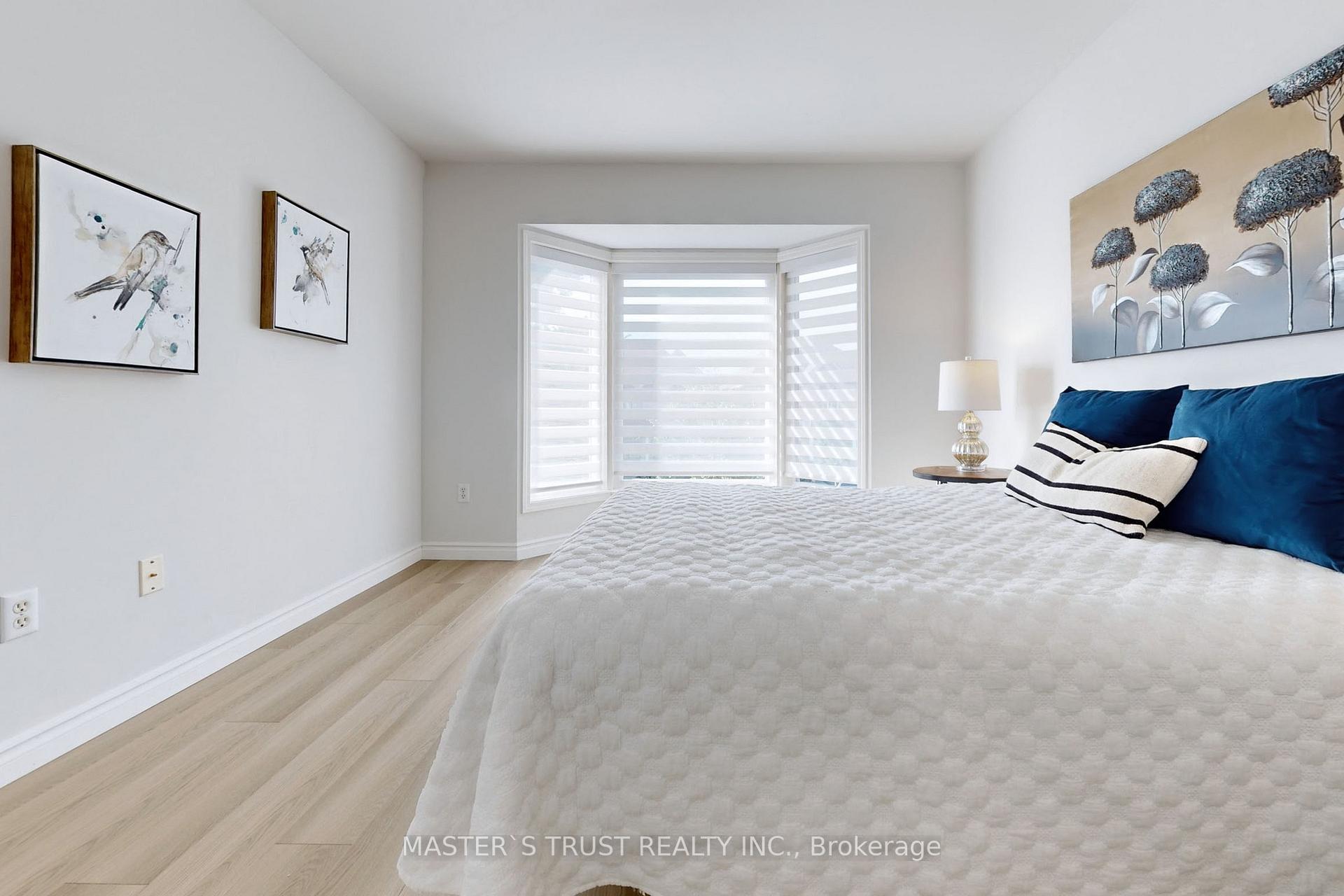 Photo 4 of 12 Castlemore Avenue, Markham, Berczy — HOMEH