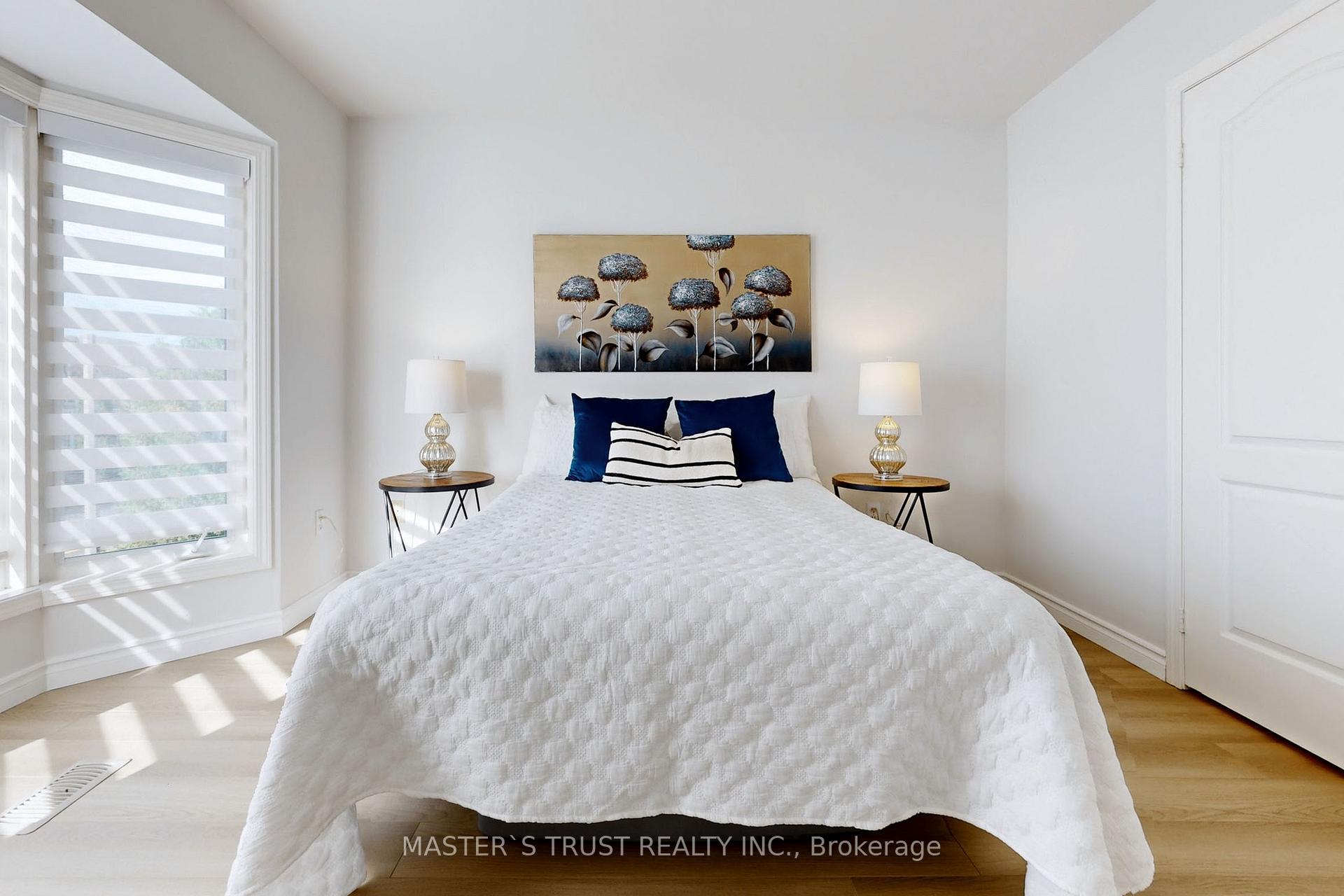Photo 5 of 12 Castlemore Avenue, Markham, Berczy — HOMEH