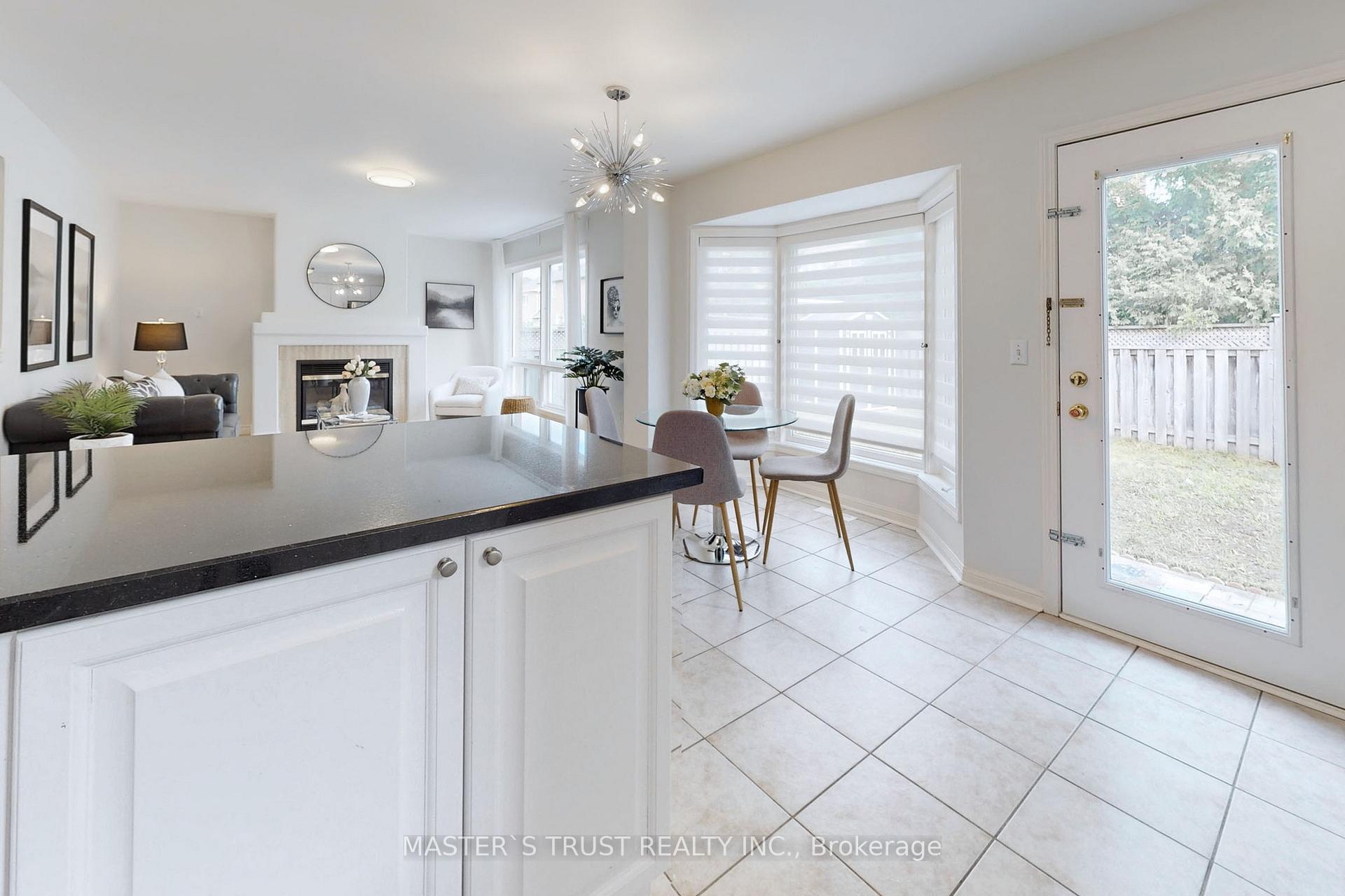 Photo 10 of 12 Castlemore Avenue, Markham, Berczy — HOMEH
