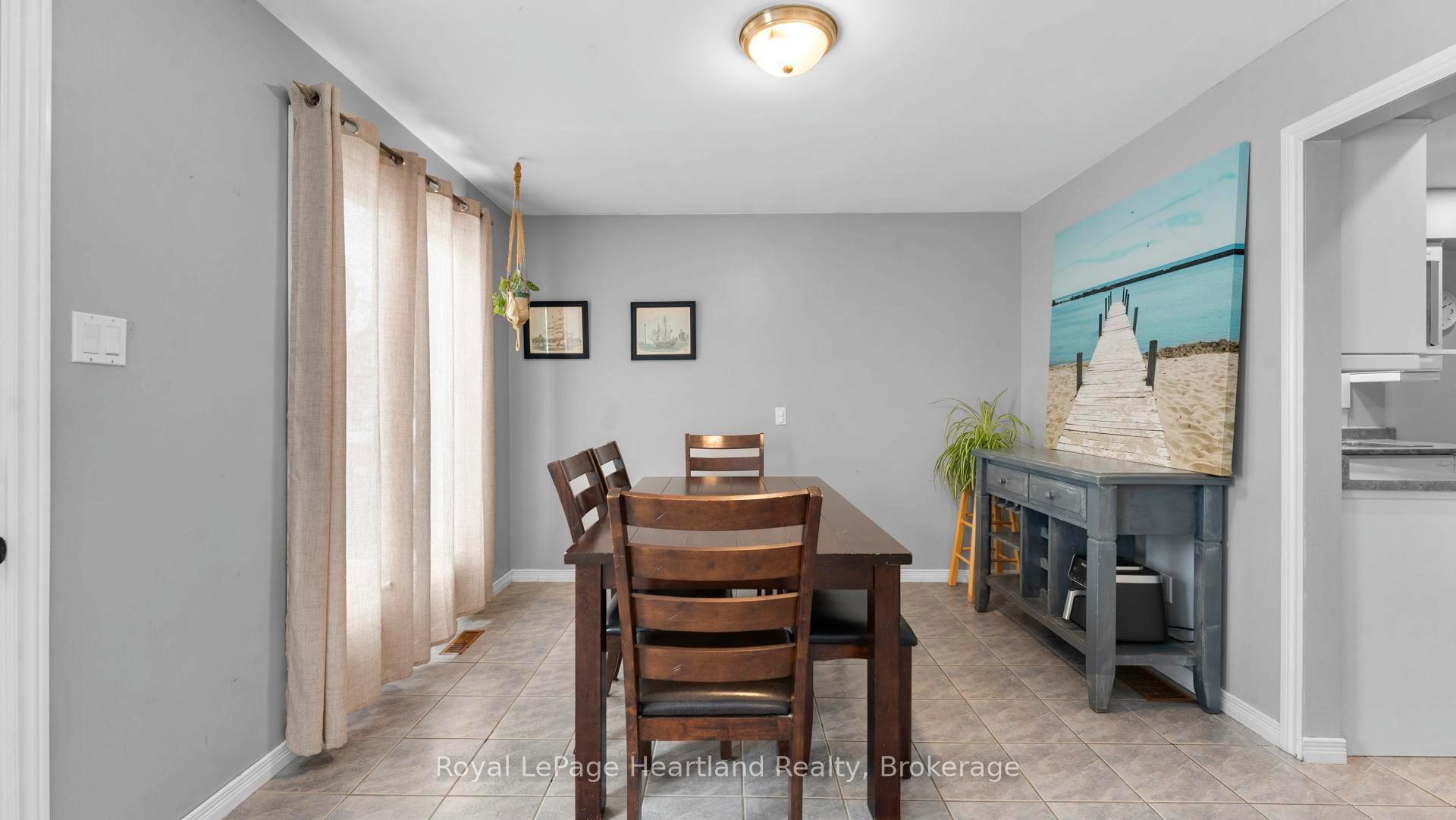 Photo 8 of 296 Walnut Street S, Goderich, Goderich (Town) — HOMEH