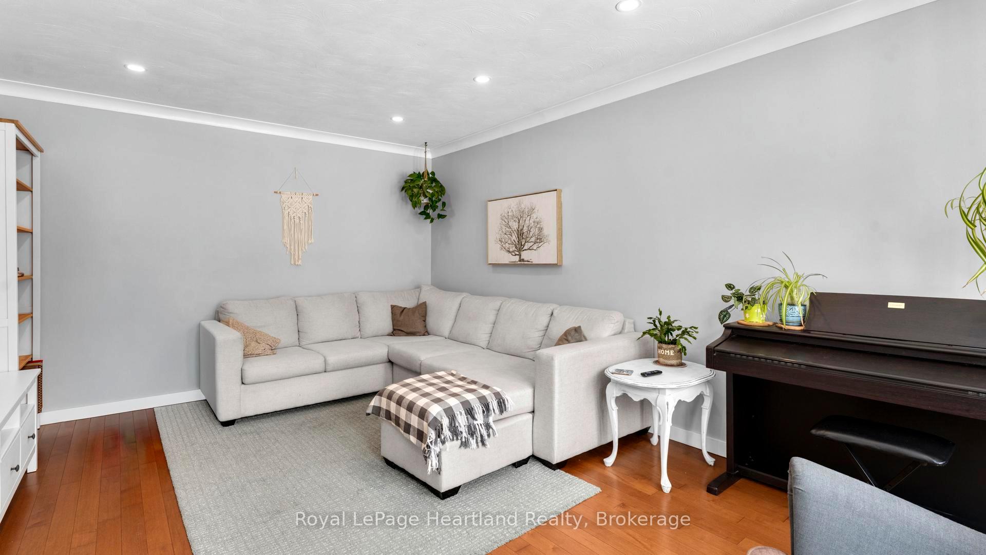 Photo 13 of 296 Walnut Street S, Goderich, Goderich (Town) — HOMEH