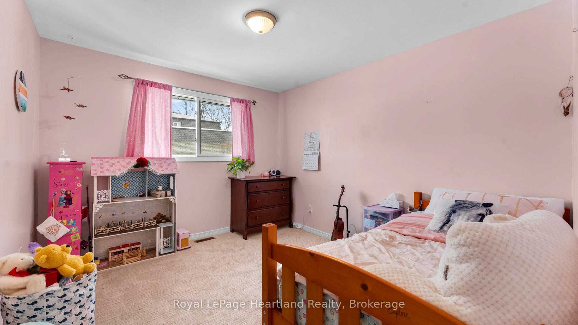 Photo 11 of 296 Walnut Street S, Goderich, Goderich (Town) — HOMEH