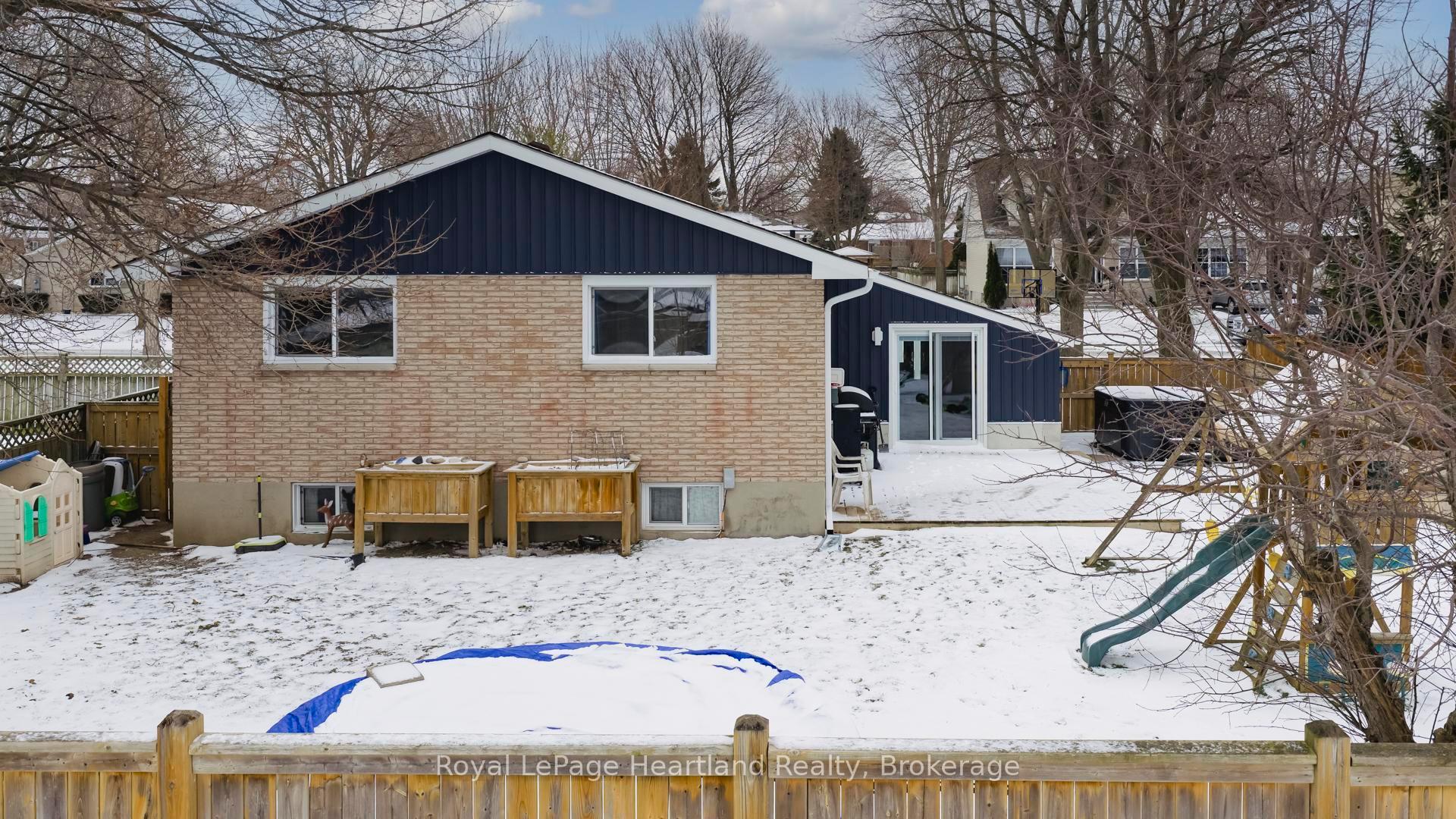 Photo 39 of 296 Walnut Street S, Goderich, Goderich (Town) — HOMEH