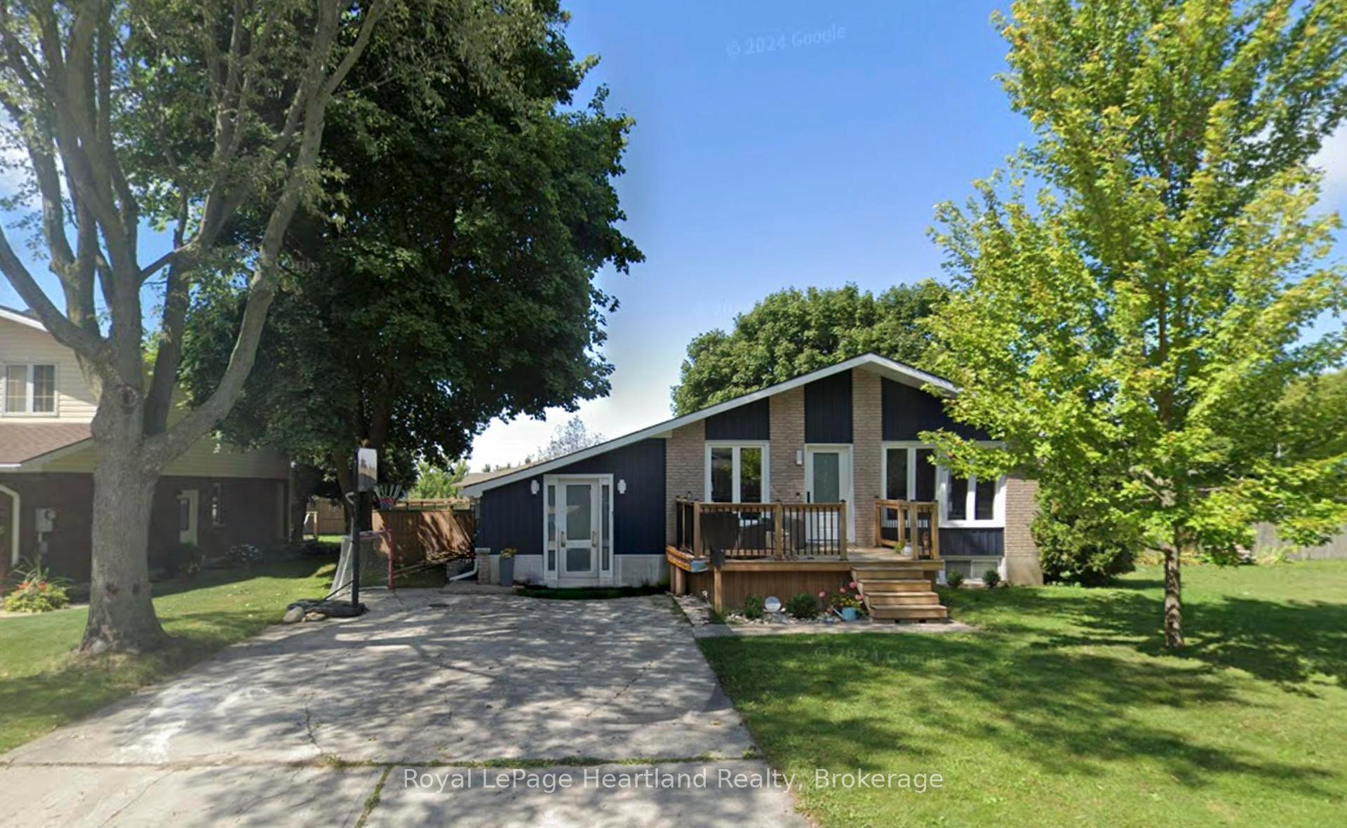 Photo 37 of 296 Walnut Street S, Goderich, Goderich (Town) — HOMEH