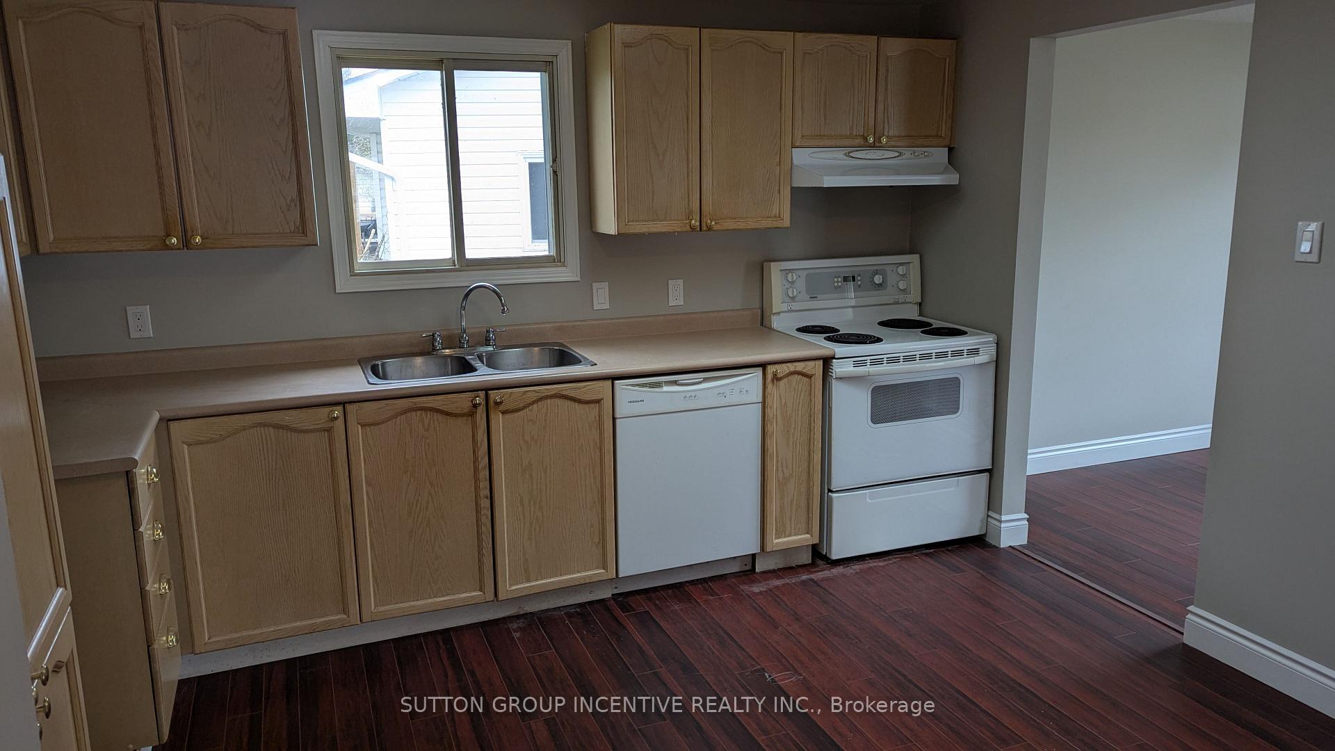 Photo 2 of 49 Royal Oak Drive, Innisfil, Cookstown — HOMEH