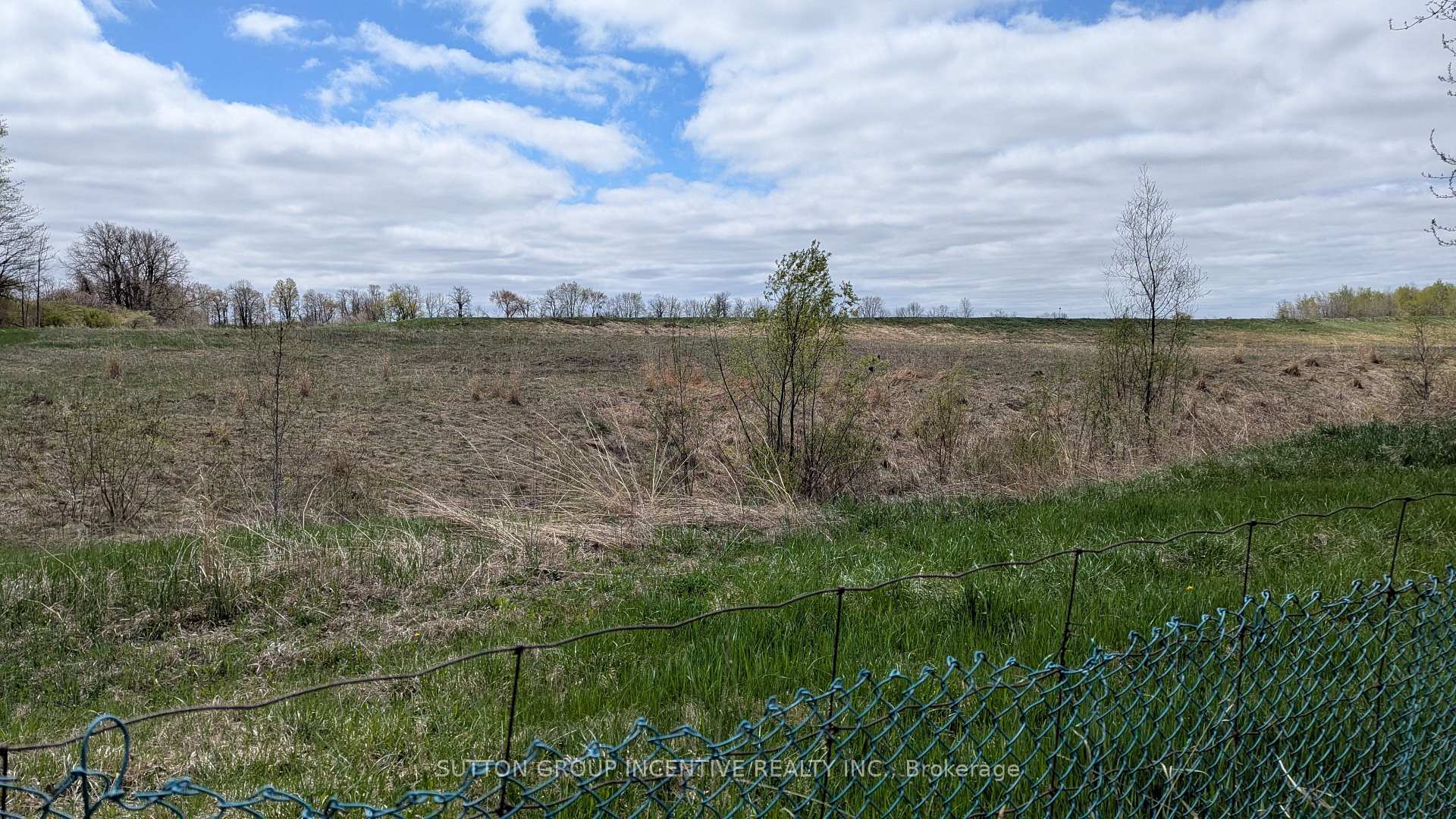 Photo 10 of 49 Royal Oak Drive, Innisfil, Cookstown — HOMEH
