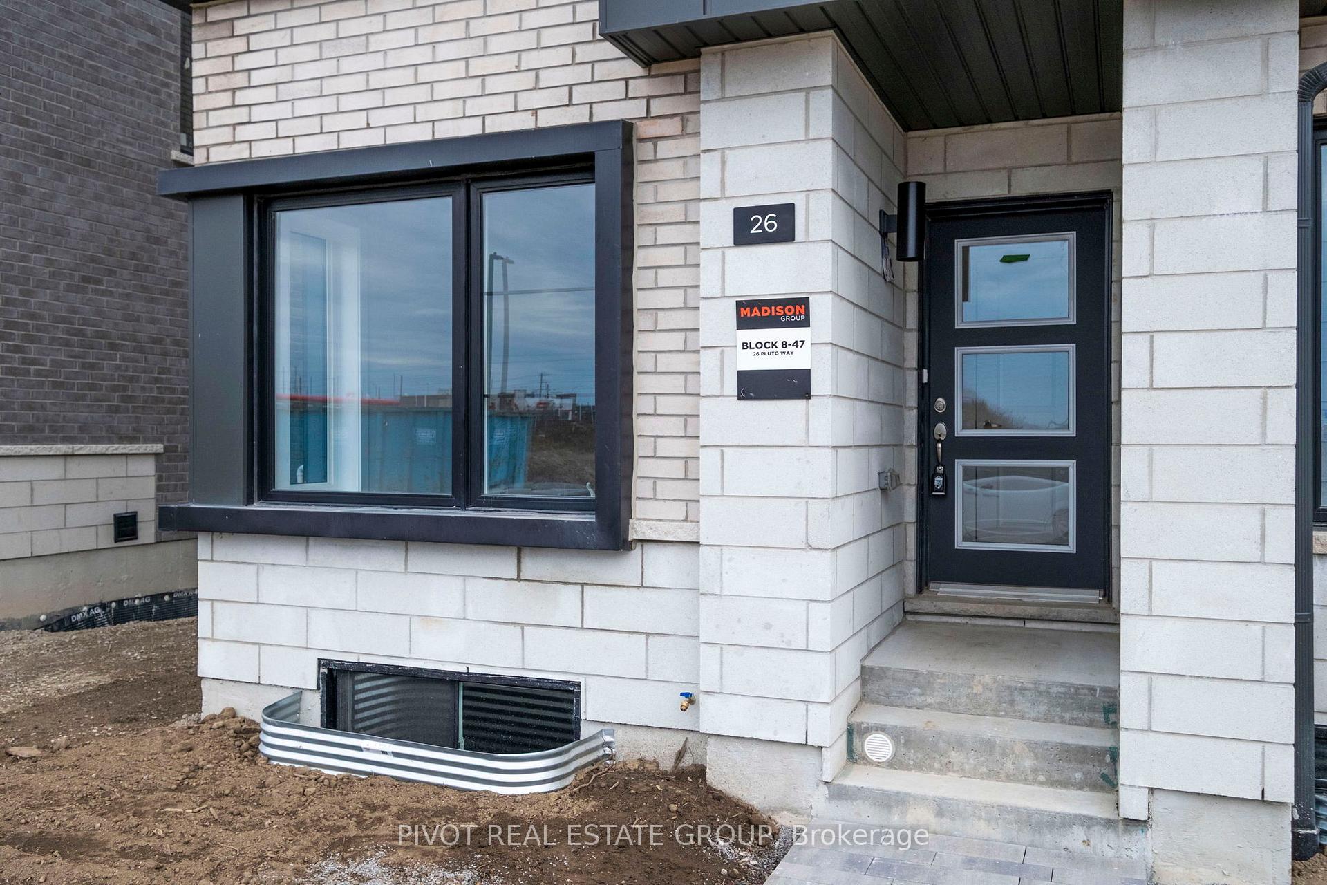 Photo 3 of 26 Pluto Way, Whitby, Brooklin — HOMEH