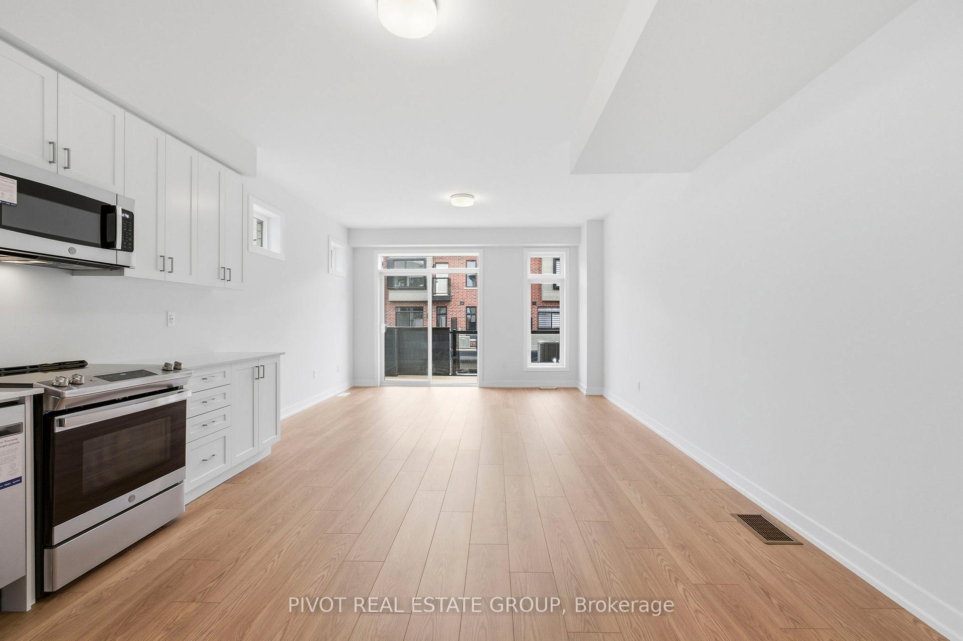 Photo 33 of 26 Pluto Way, Whitby, Brooklin — HOMEH