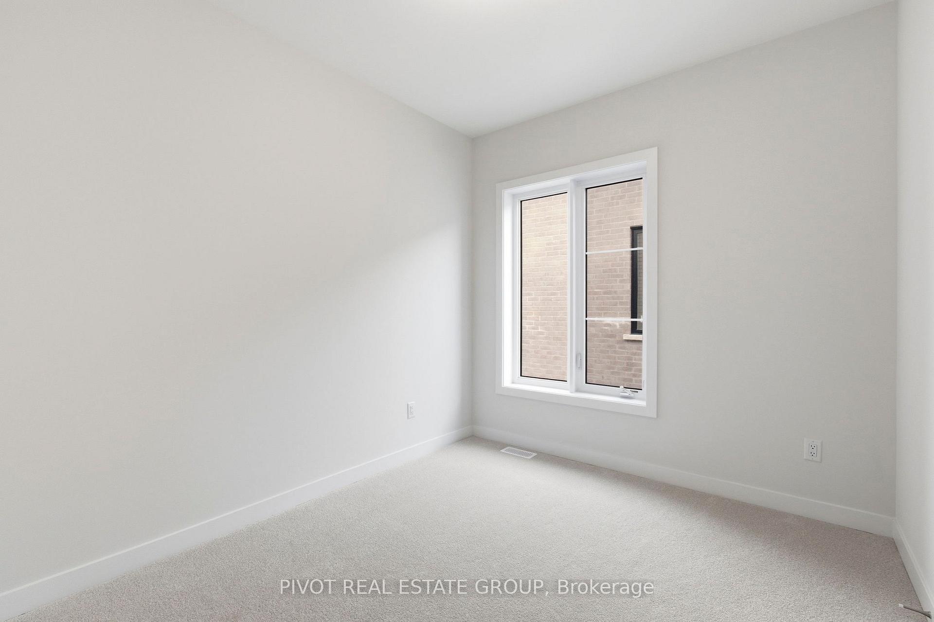 Photo 10 of 26 Pluto Way, Whitby, Brooklin — HOMEH
