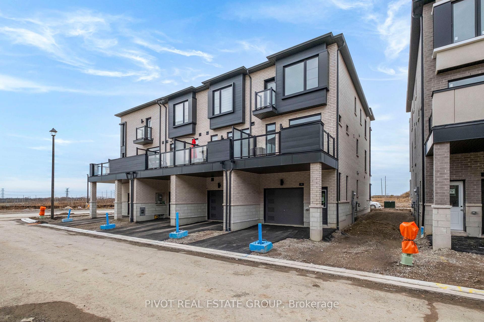 Photo 30 of 26 Pluto Way, Whitby, Brooklin — HOMEH