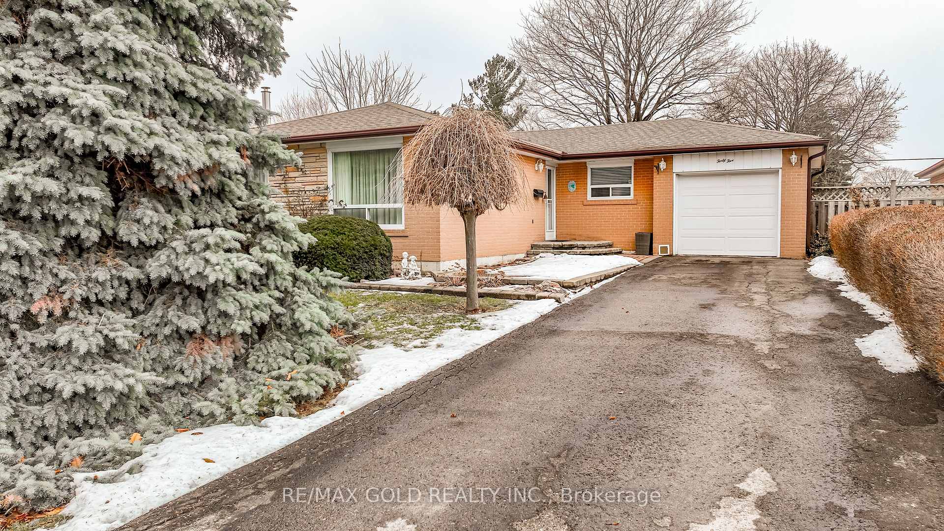 Photo 18 of 45 Belmont Drive, Brampton, Avondale — HOMEH