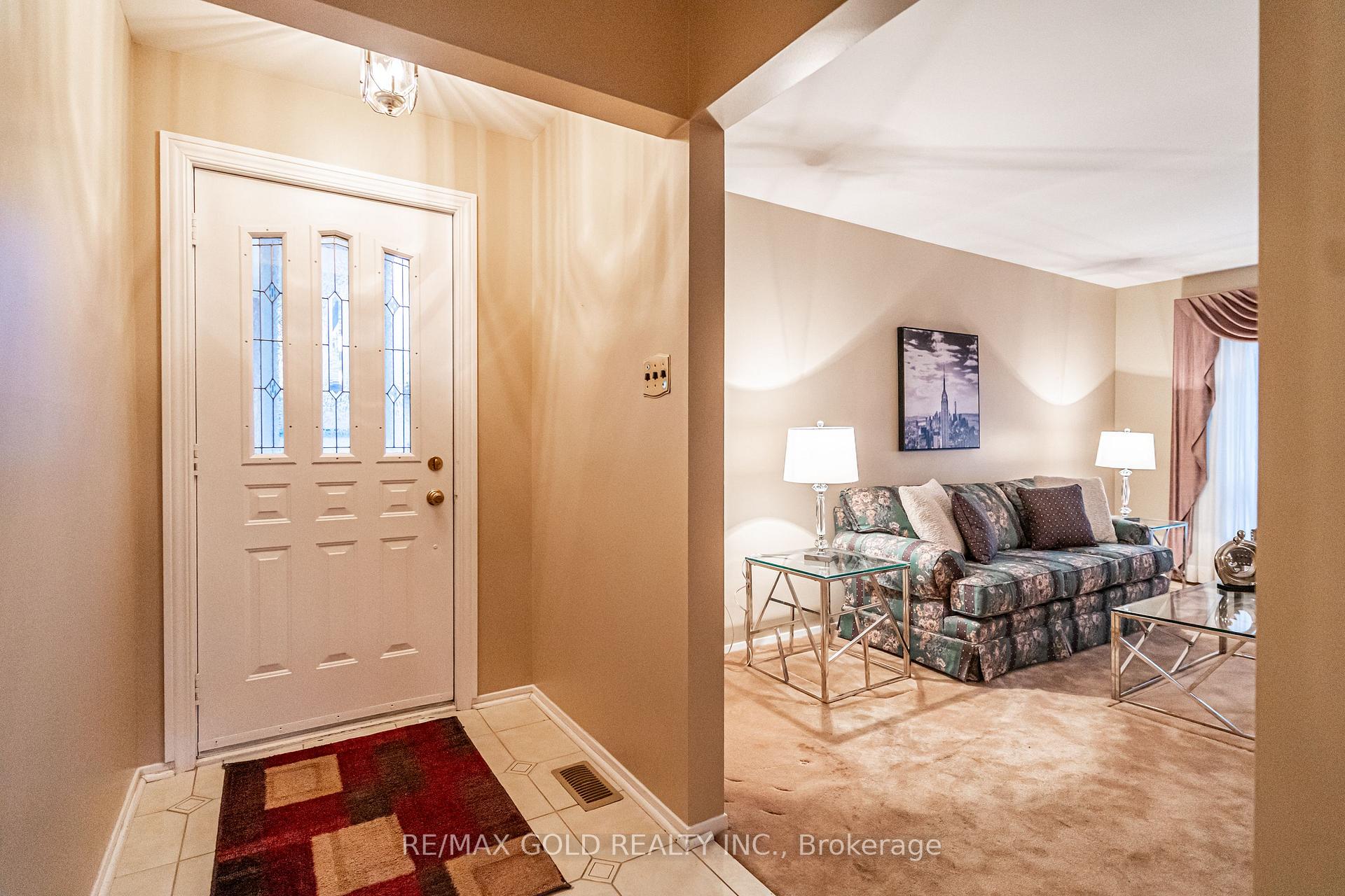 Photo 2 of 45 Belmont Drive, Brampton, Avondale — HOMEH