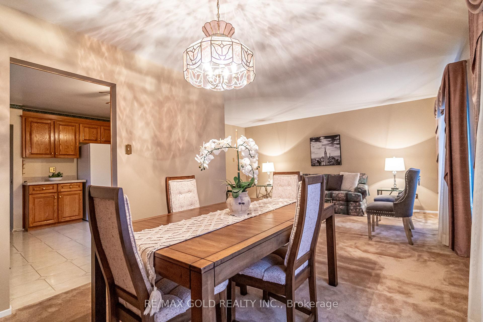 Photo 40 of 45 Belmont Drive, Brampton, Avondale — HOMEH
