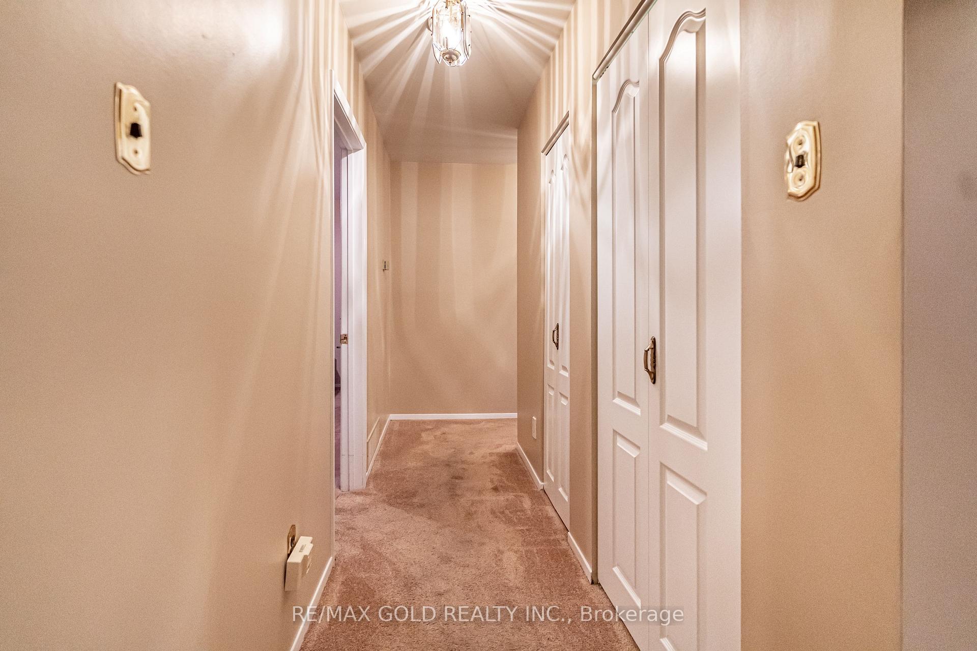 Photo 15 of 45 Belmont Drive, Brampton, Avondale — HOMEH
