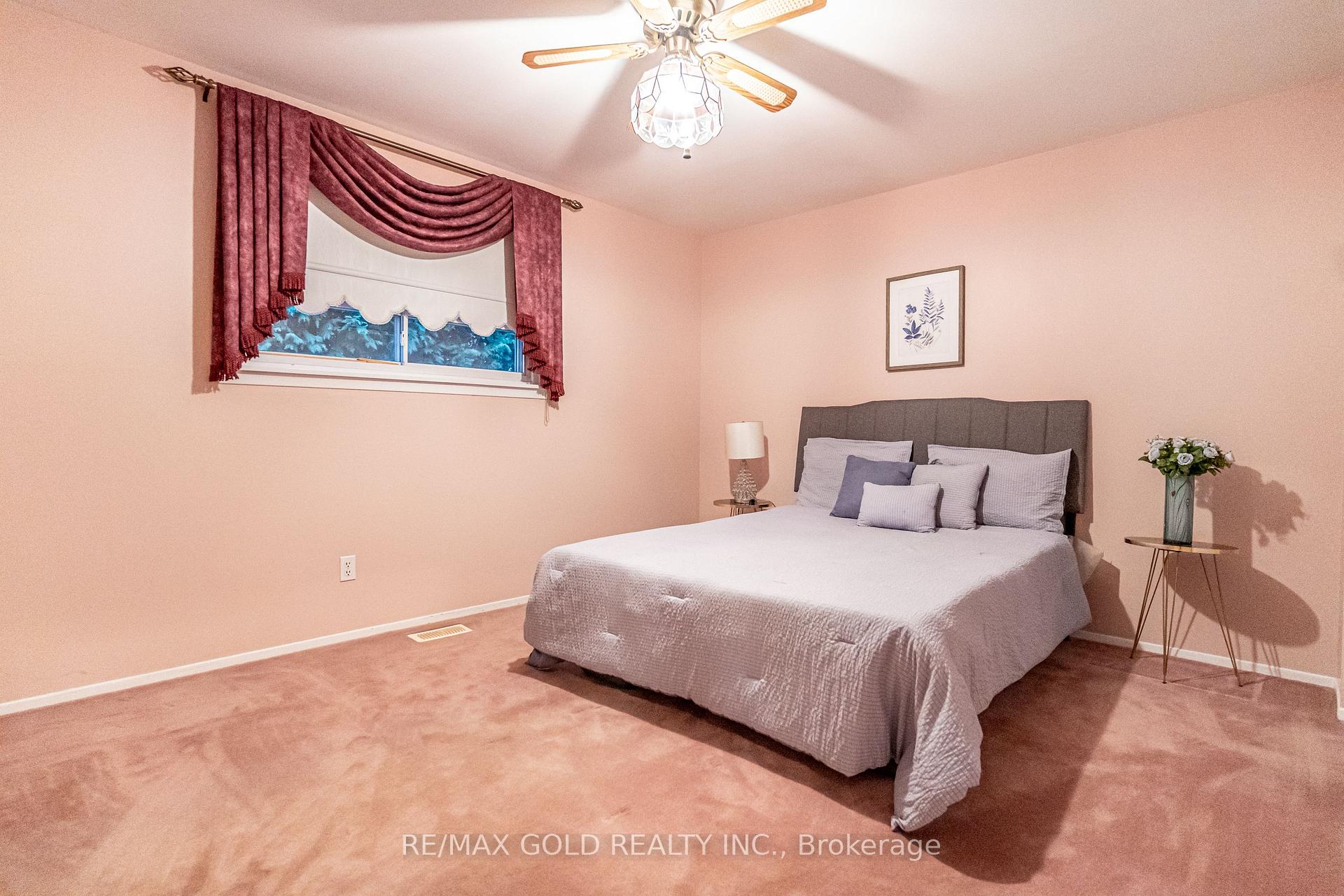 Photo 26 of 45 Belmont Drive, Brampton, Avondale — HOMEH