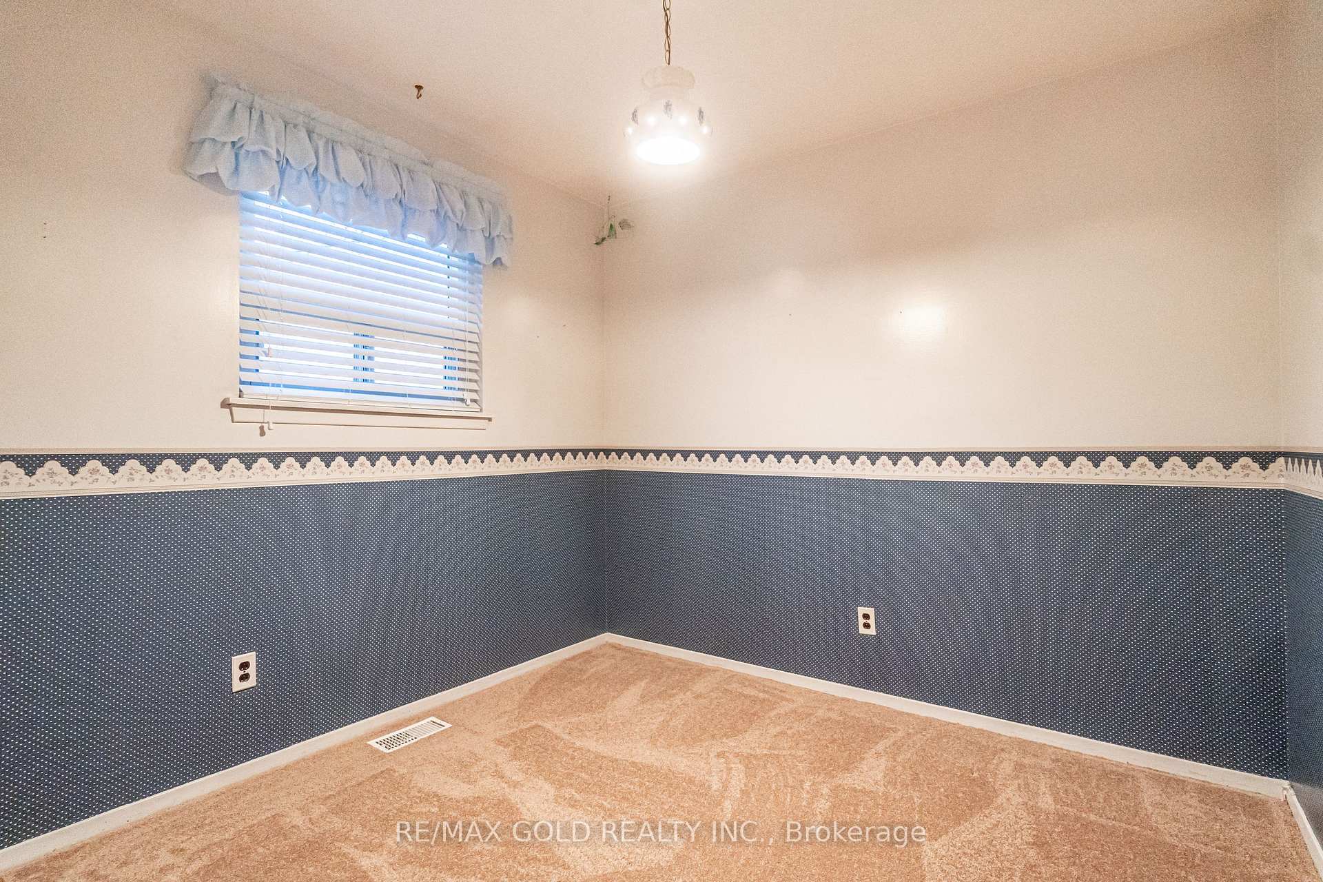 Photo 8 of 45 Belmont Drive, Brampton, Avondale — HOMEH