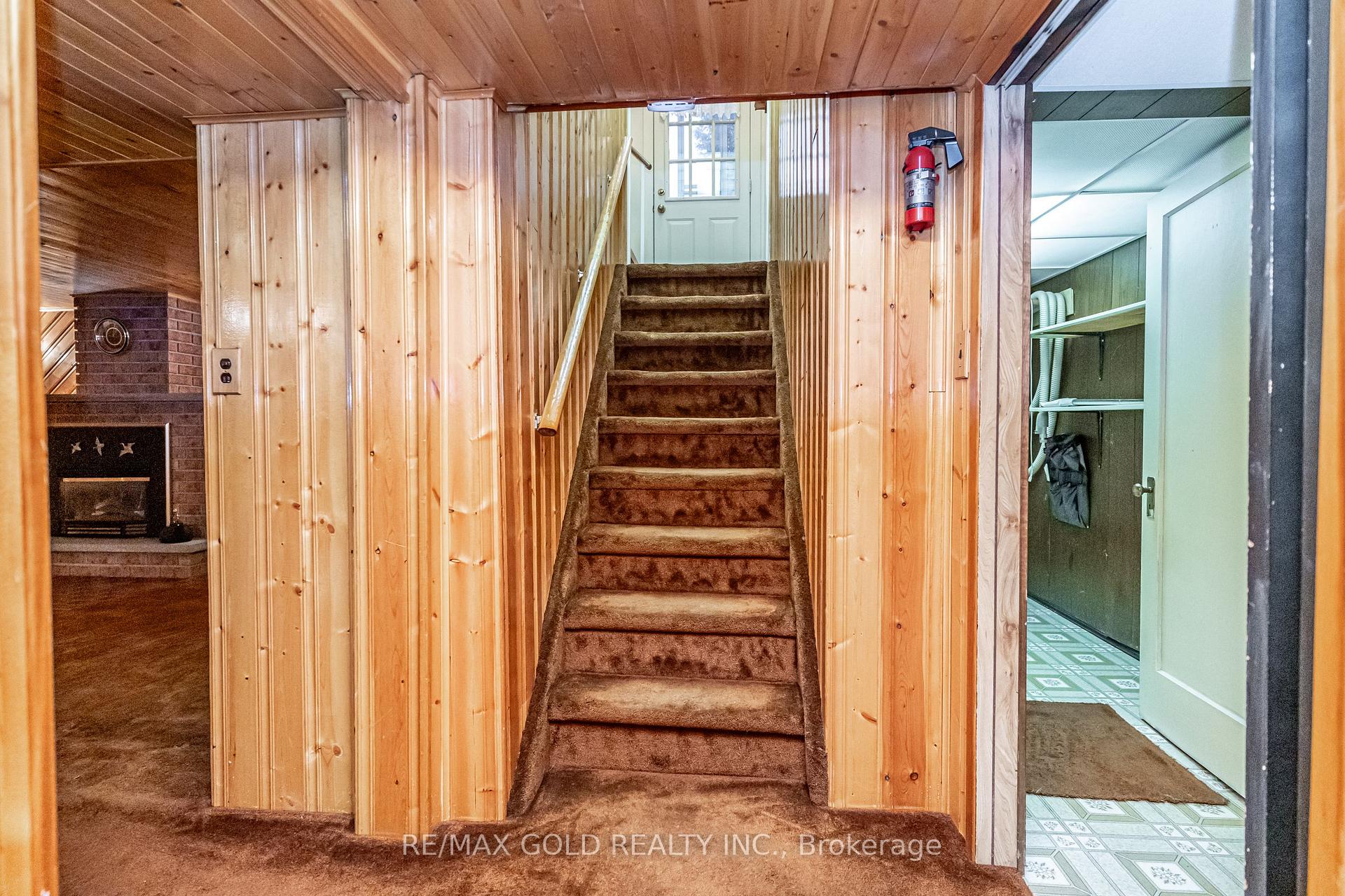 Photo 10 of 45 Belmont Drive, Brampton, Avondale — HOMEH