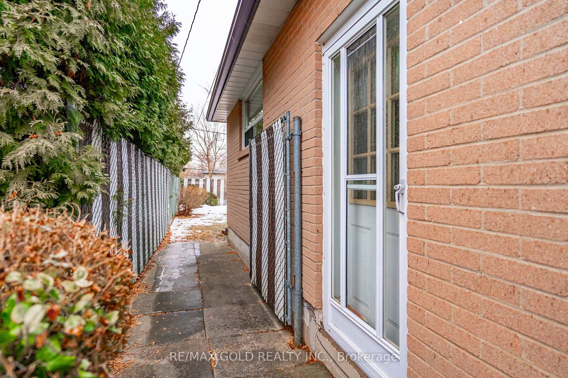 Photo 31 of 45 Belmont Drive, Brampton, Avondale — HOMEH