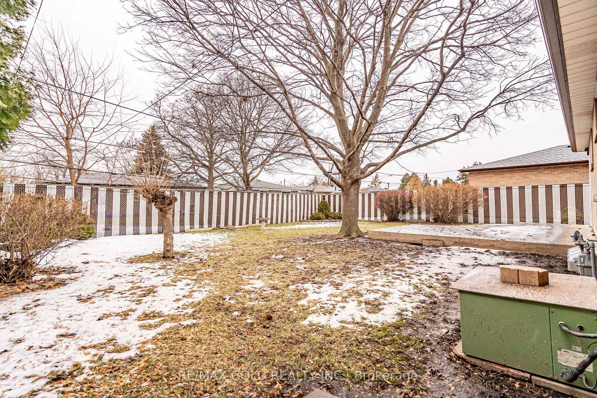 Photo 32 of 45 Belmont Drive, Brampton, Avondale — HOMEH