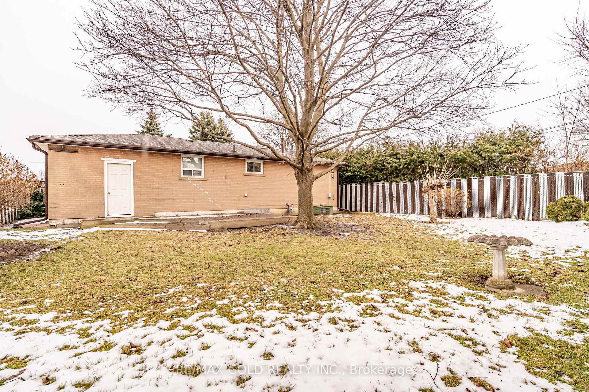 Photo 20 of 45 Belmont Drive, Brampton, Avondale — HOMEH