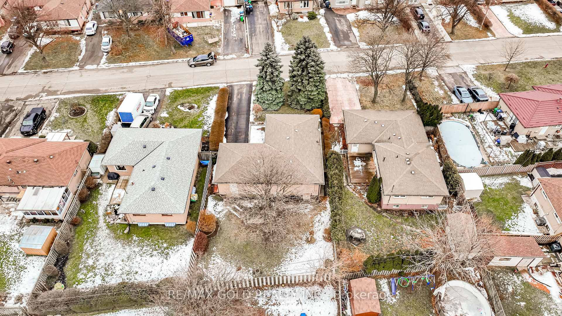 Photo 33 of 45 Belmont Drive, Brampton, Avondale — HOMEH