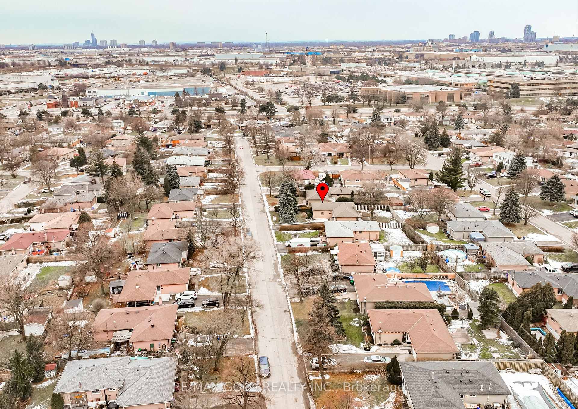 Photo 38 of 45 Belmont Drive, Brampton, Avondale — HOMEH