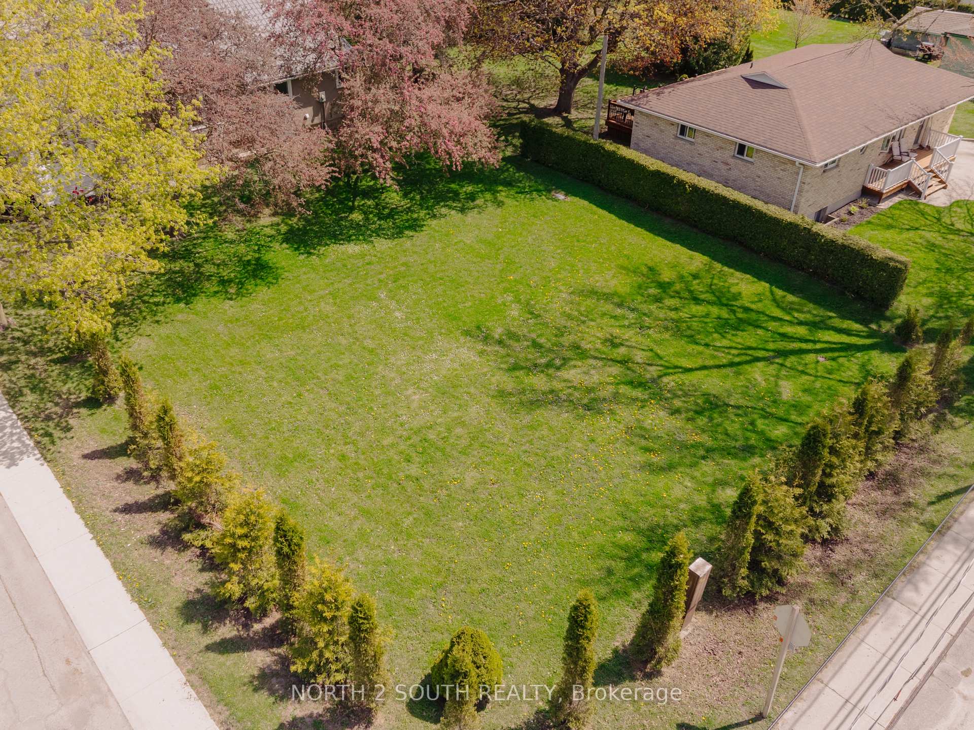 Photo 36 of 40 Sparling Street, Huron East, Seaforth — HOMEH